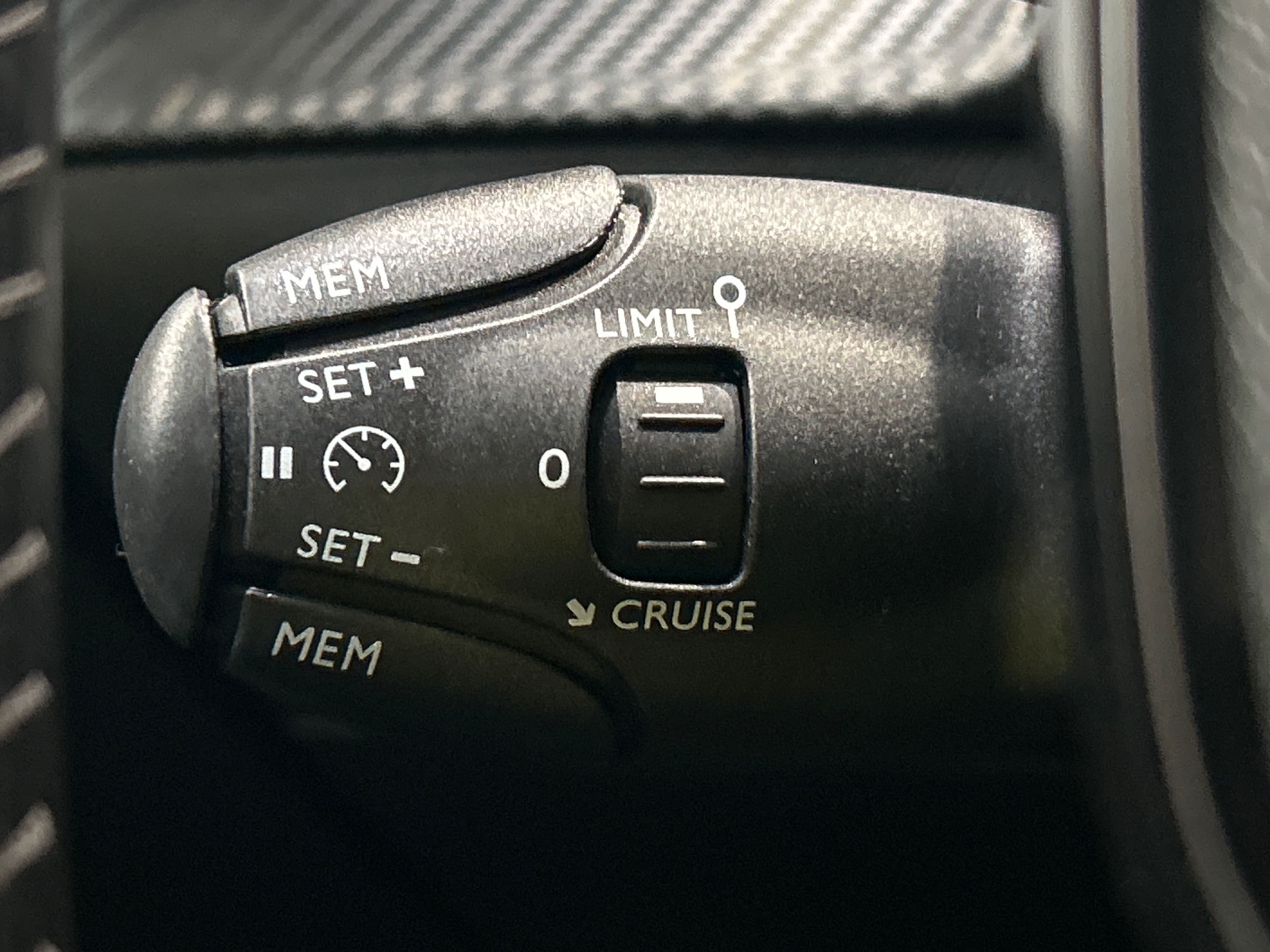 PEUGEOT 208 STYLE PURETECH 75 S&S BVM5