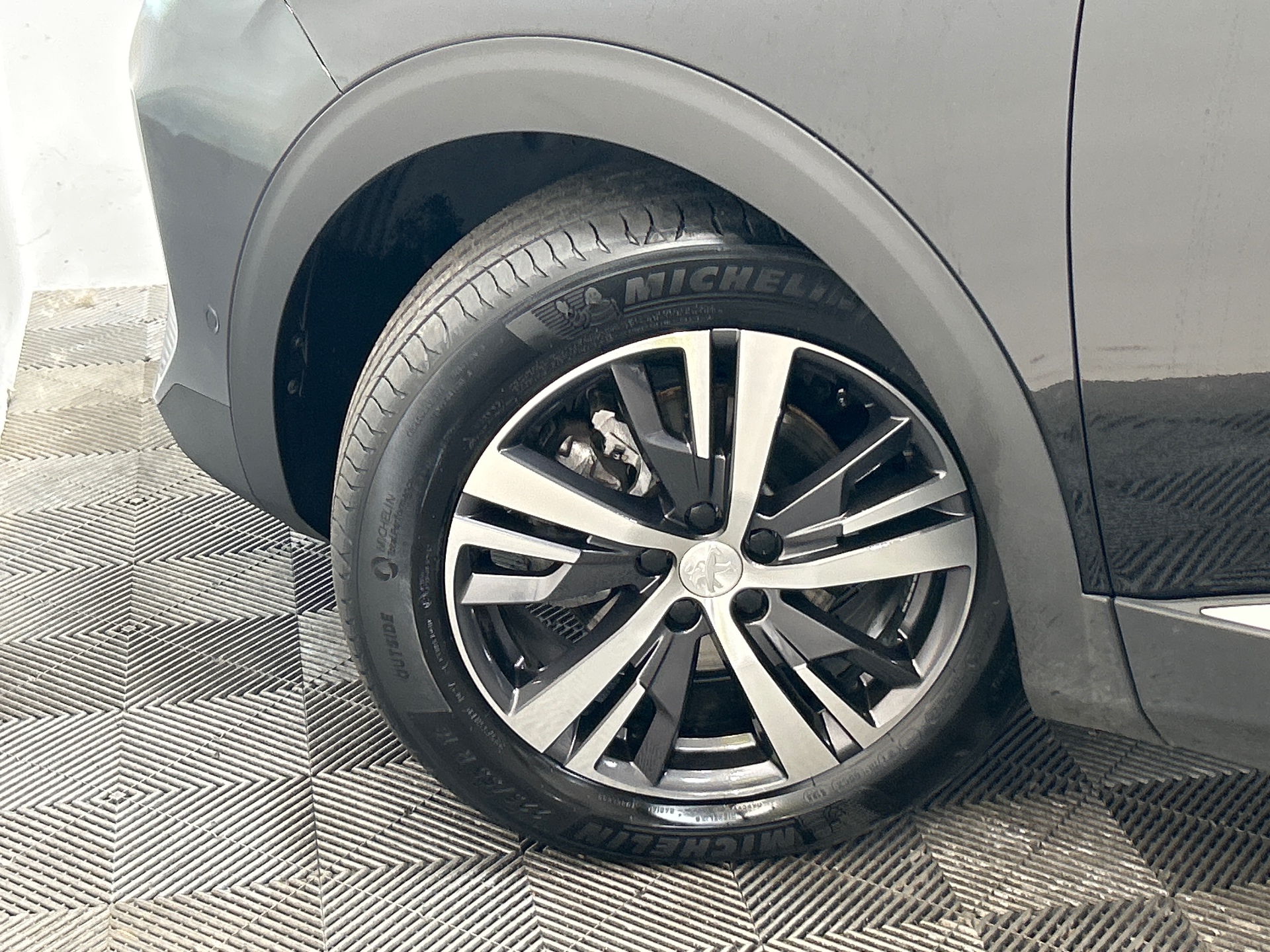 PEUGEOT 3008 ALLURE PACK HYBRID 136 E-DCS6 — expertise