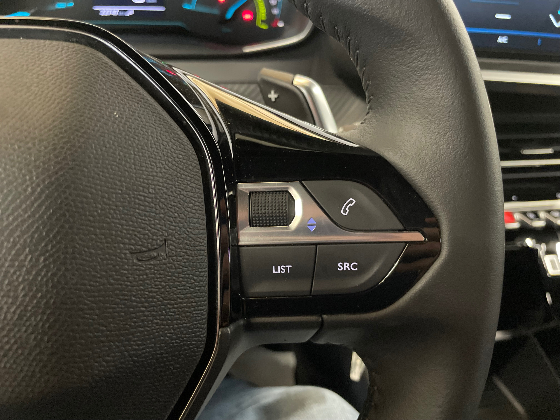 PEUGEOT 2008 Style Hybrid 145 ch e-DCS6