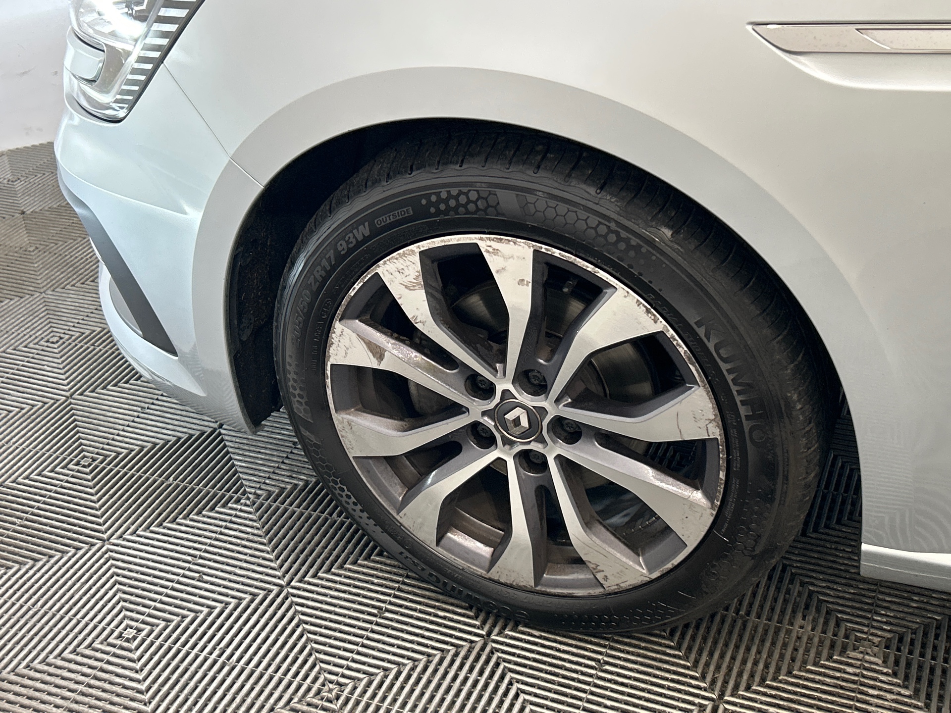 RENAULT MEGANE IV ESTATE techno TCe 140 EDC -23 — expertise