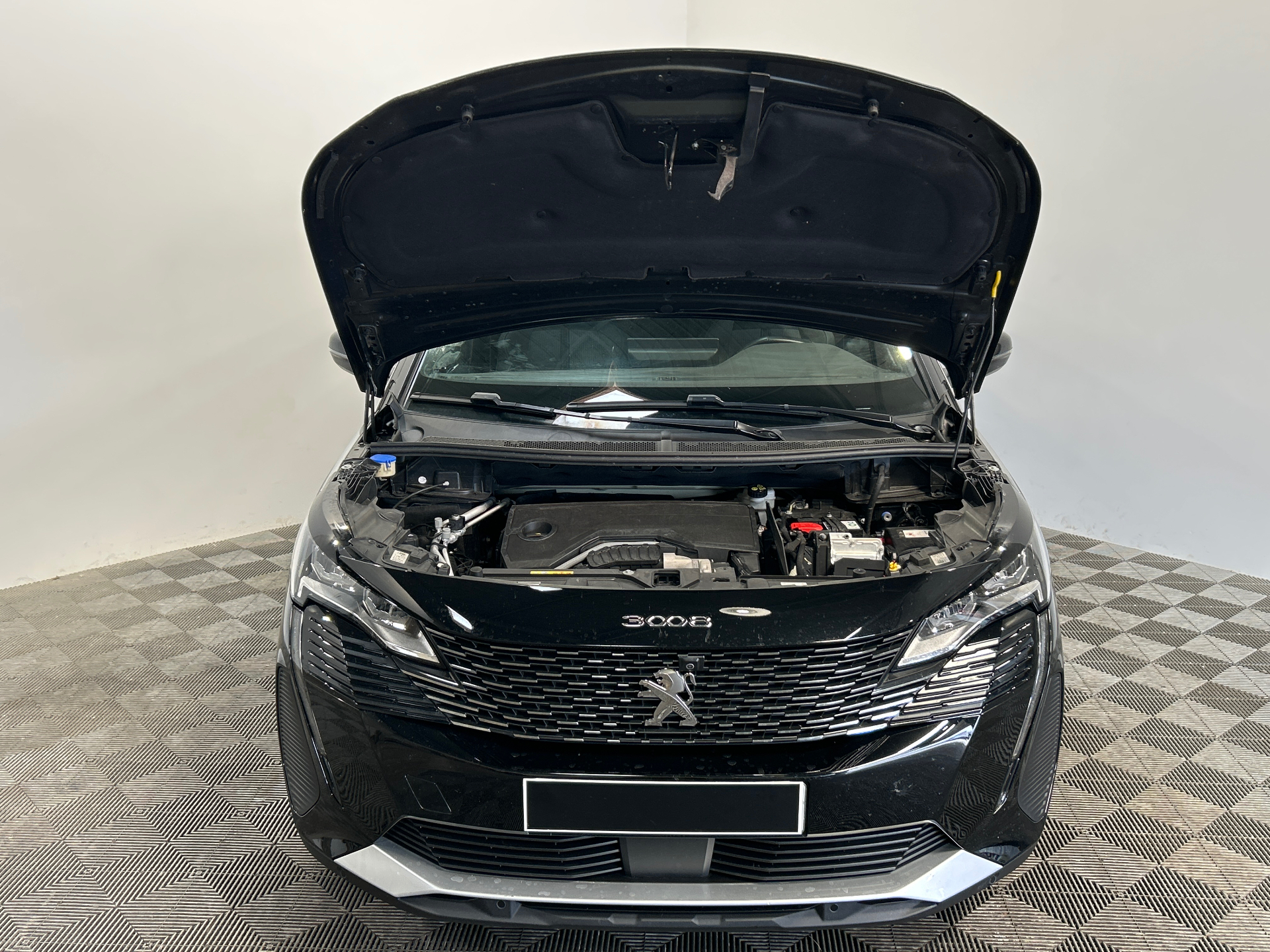 PEUGEOT 3008 ALLURE PACK HYBRID 136 E-DCS6 — expertise