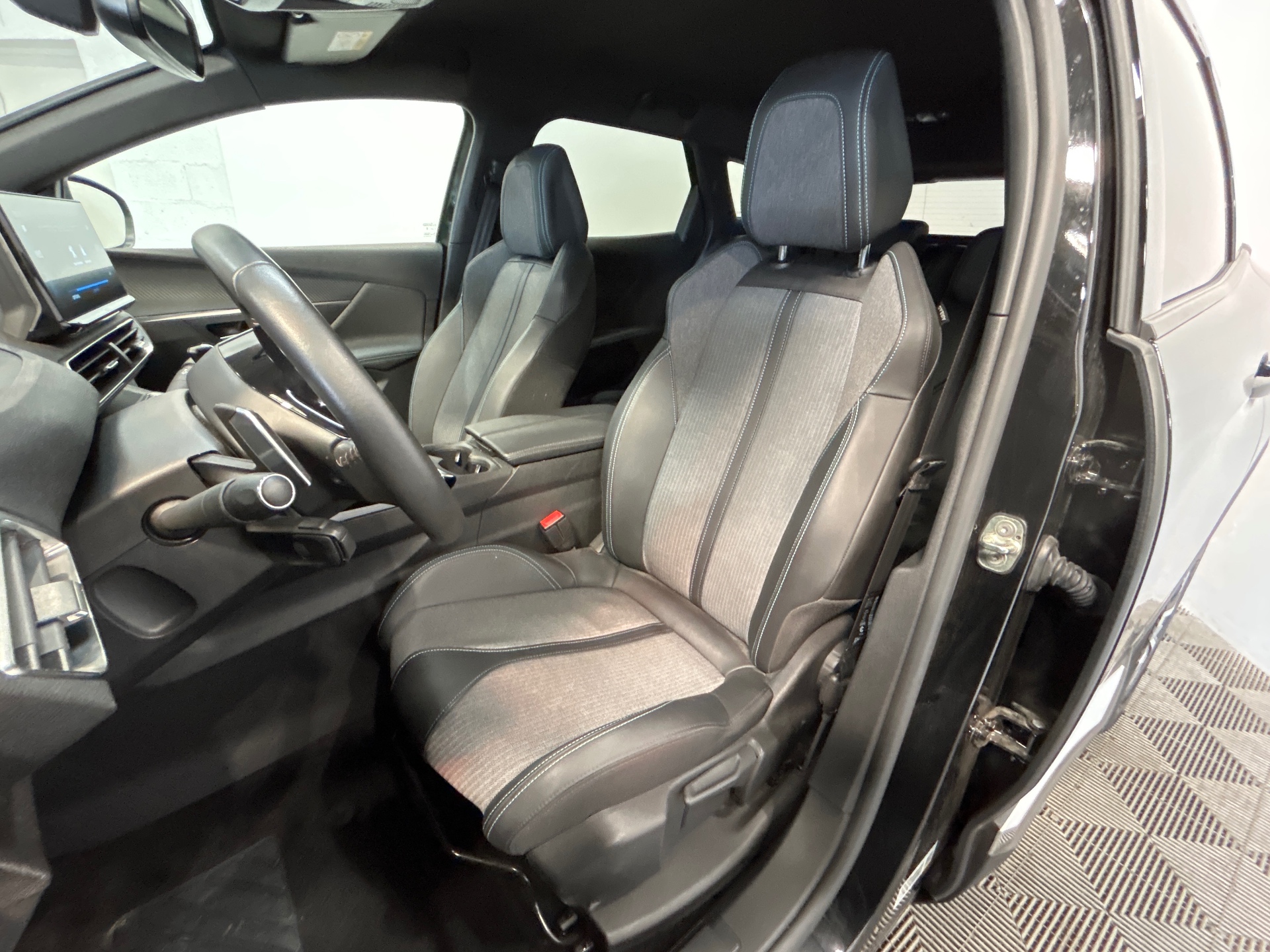 PEUGEOT 3008 ALLURE PACK HYBRID 136 E-DCS6