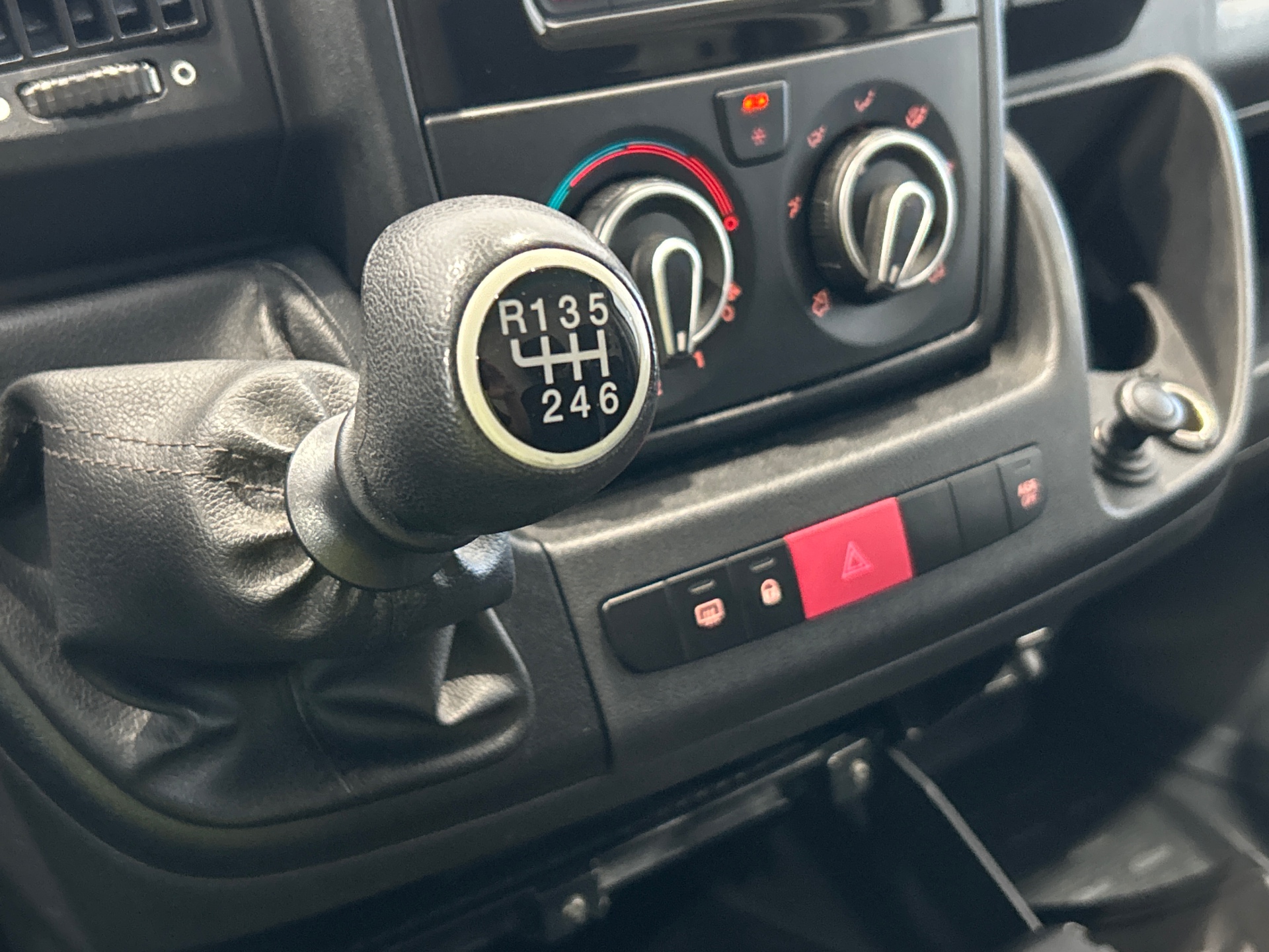PEUGEOT BOXER FOURGON TOLE 330 L2H2 BLUEHDI 120 S&S PREMIUM