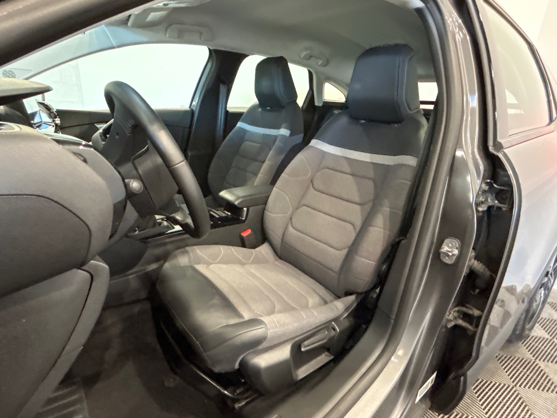 CITROEN C4 PureTech 130 BVM6 Plus