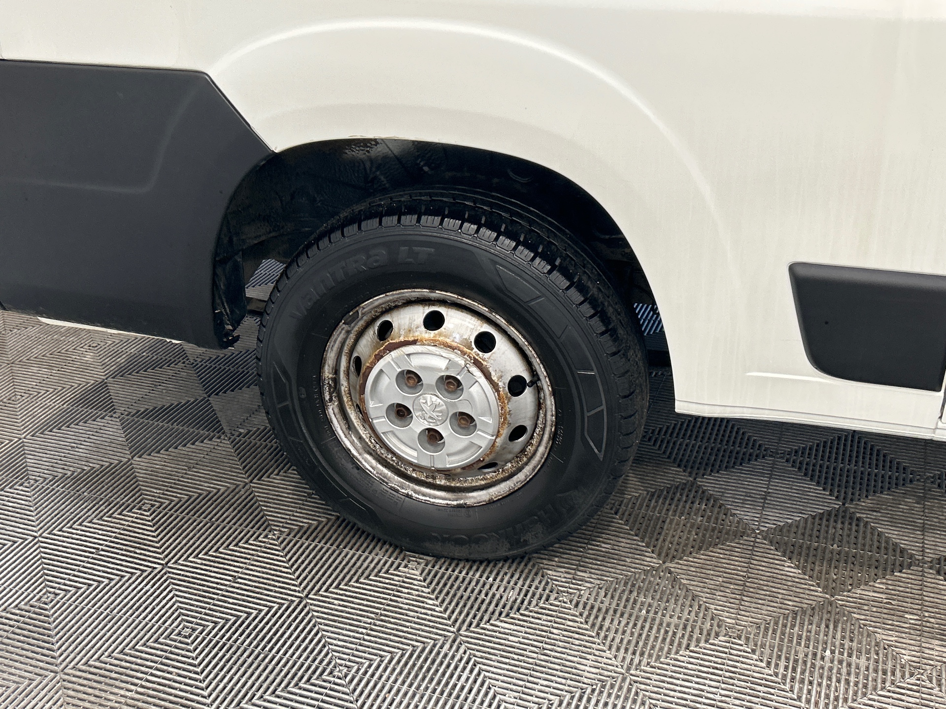 PEUGEOT BOXER FOURGON TOLE 330 L2H2 BLUEHDI 120 S&S PREMIUM — expertise
