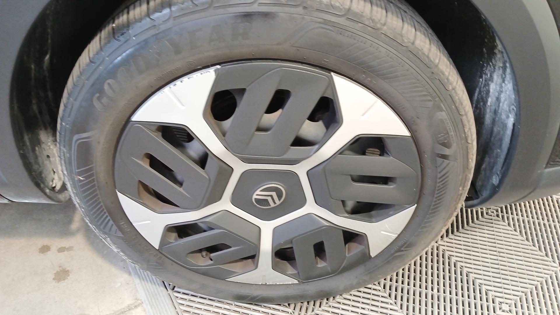 CITROEN C4 Hybride 145ch e-DCS6 PLUS — expertise