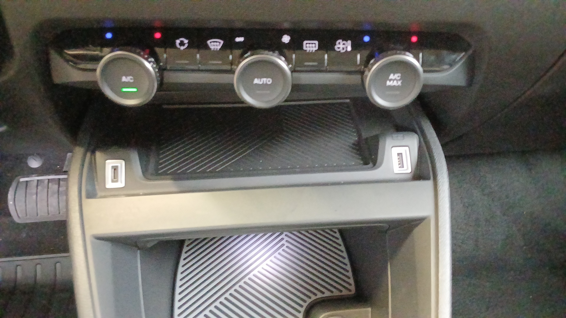 CITROEN C4 Hybride 145ch e-DCS6 PLUS