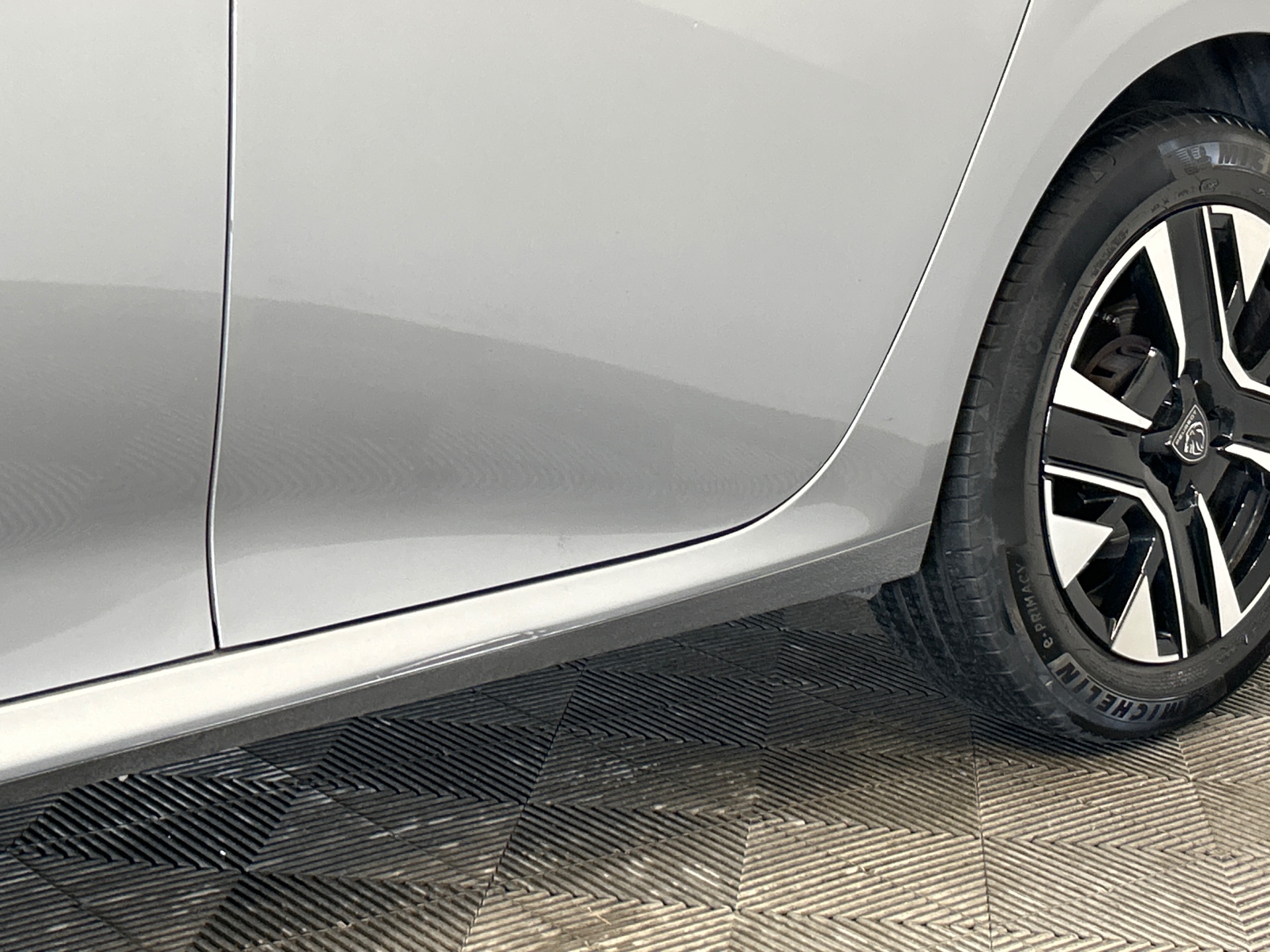 PEUGEOT 208 ALL PT100 BVM — expertise