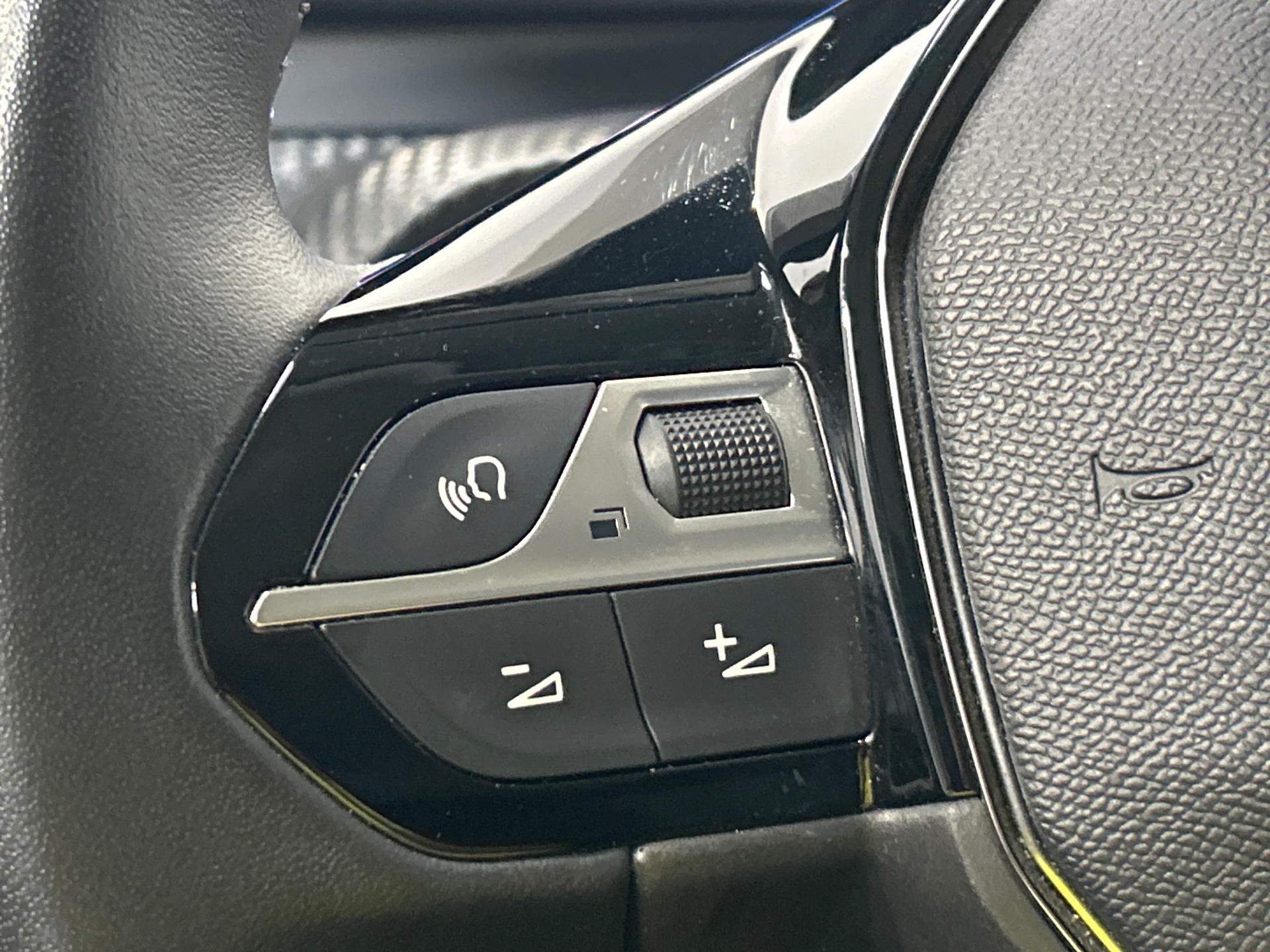 PEUGEOT 208 STYLE PURETECH 75 S&S BVM5