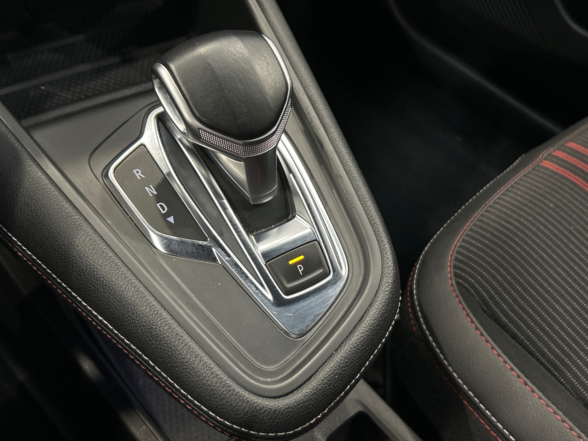 RENAULT CAPTUR R.S. line mild hybrid 160 EDC