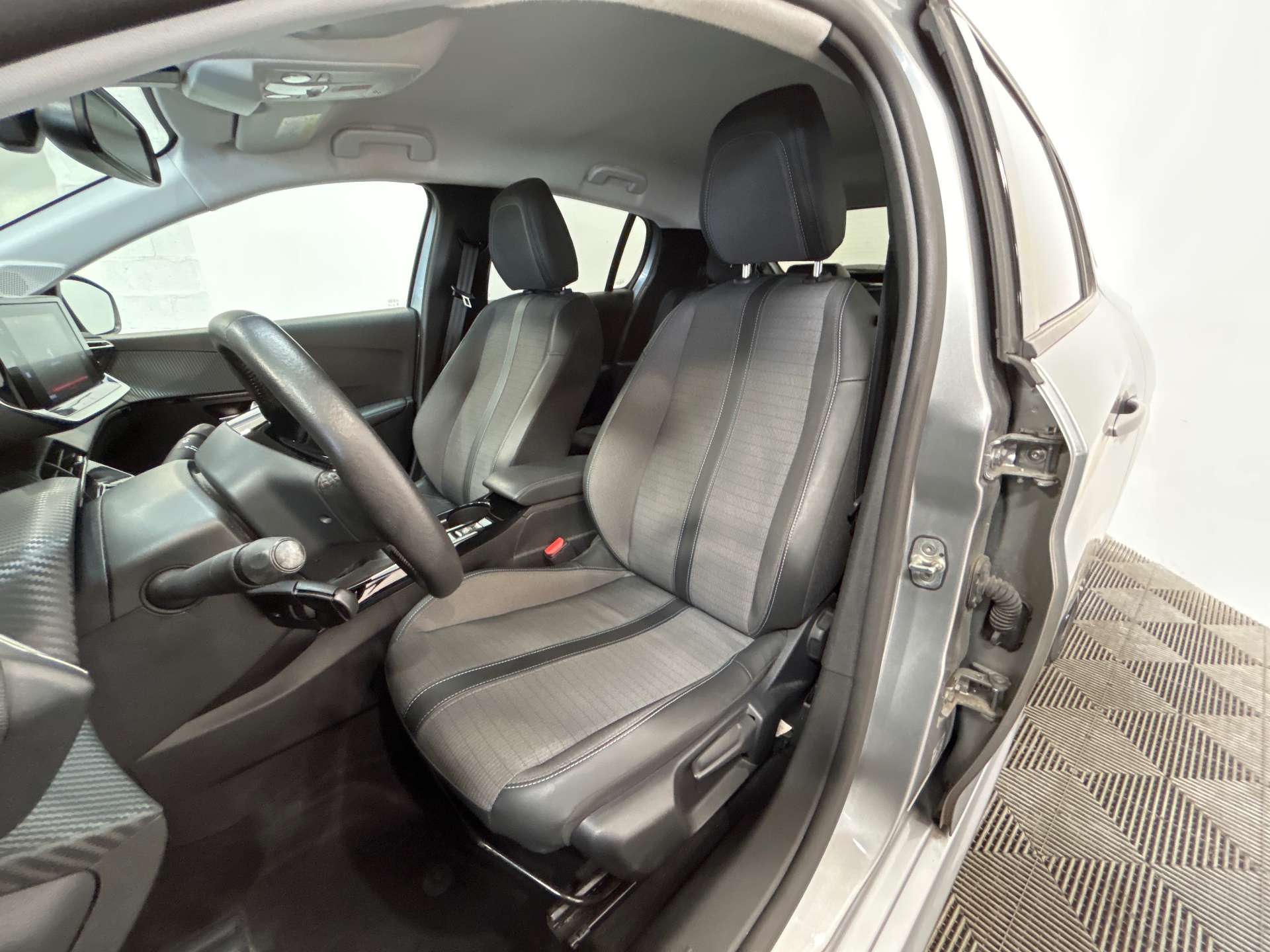 PEUGEOT 208 ALL PT100 BVM