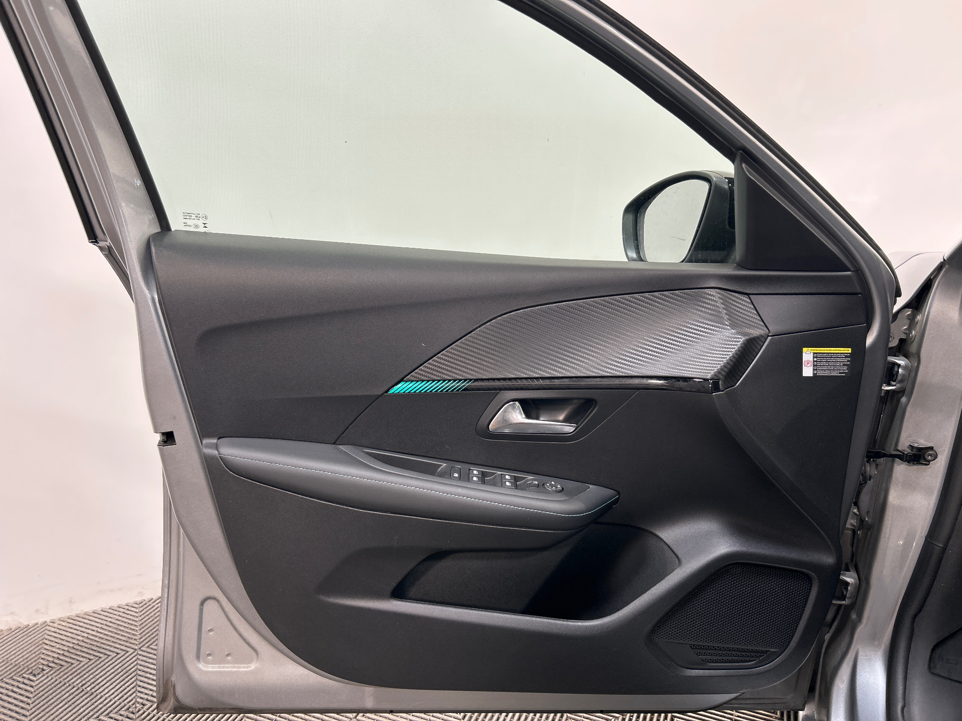 PEUGEOT 208 ALL PT100 BVM