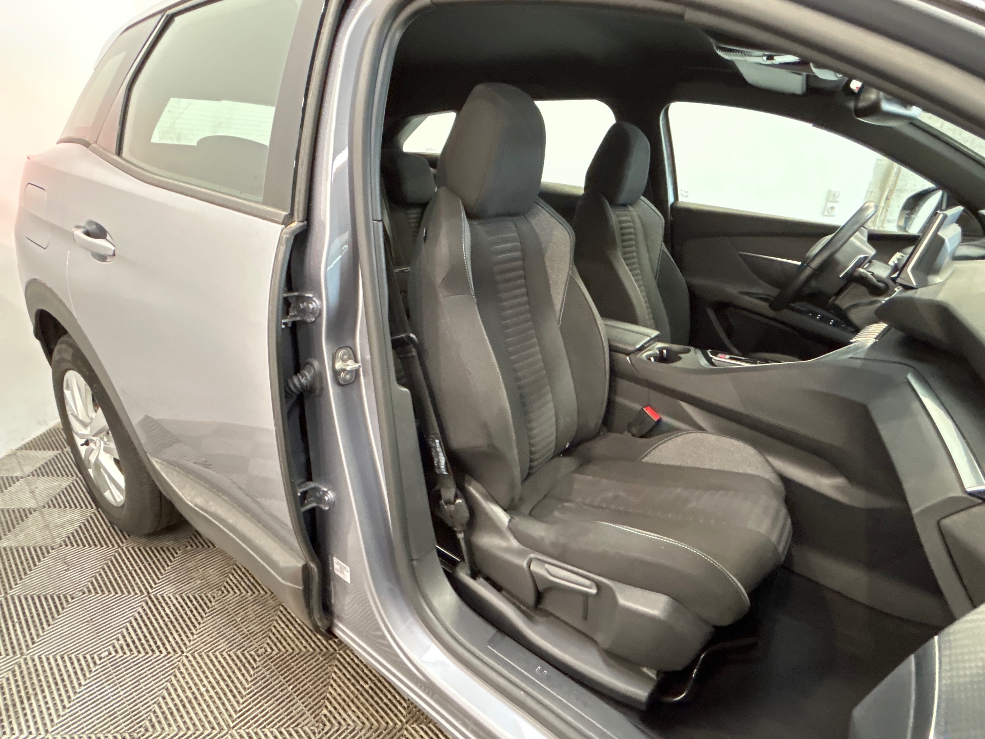 PEUGEOT 3008 ACTIVE PACK BHDI 130 S&S EAT8