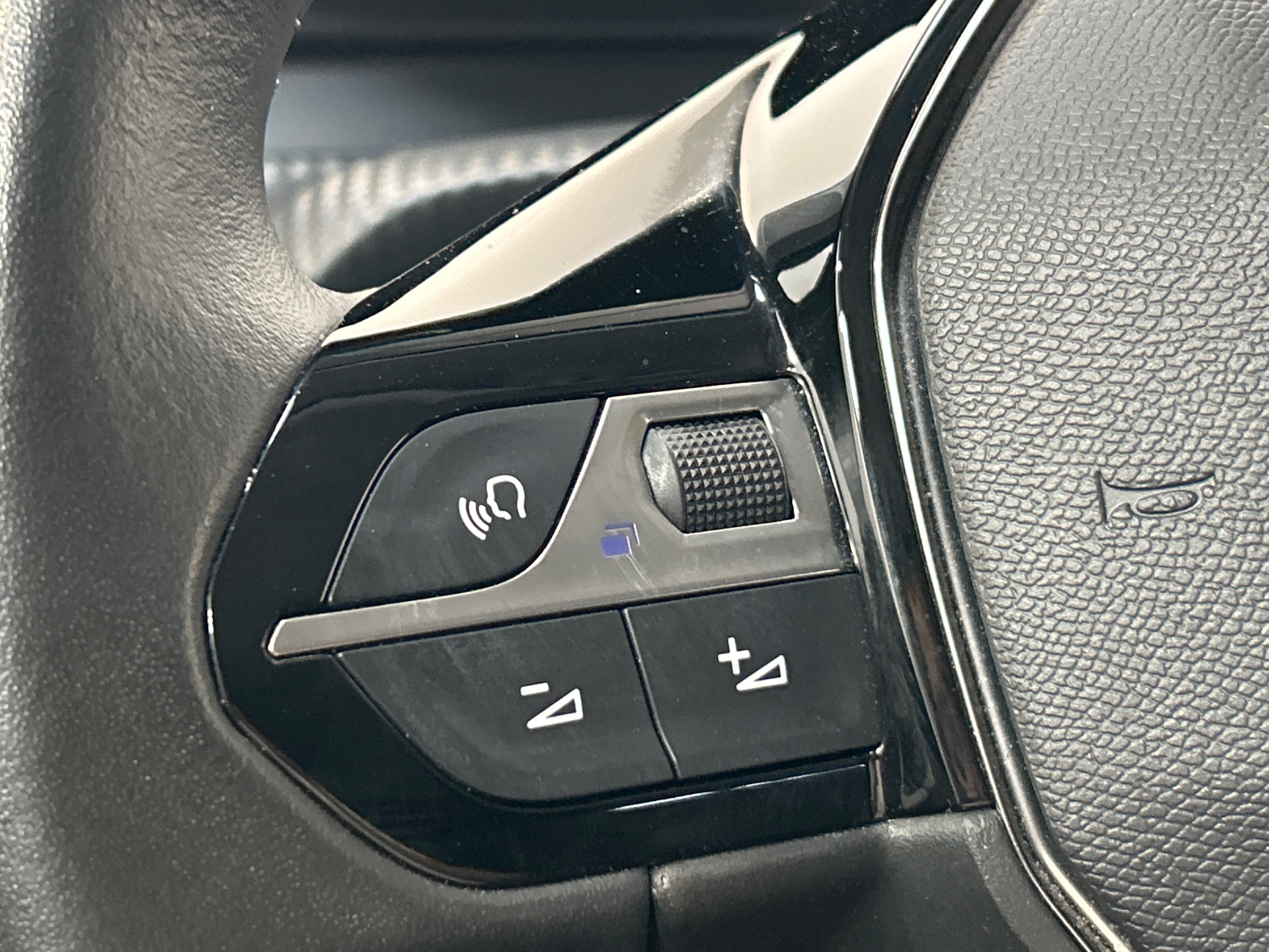 PEUGEOT 208 ALL PT100 BVM