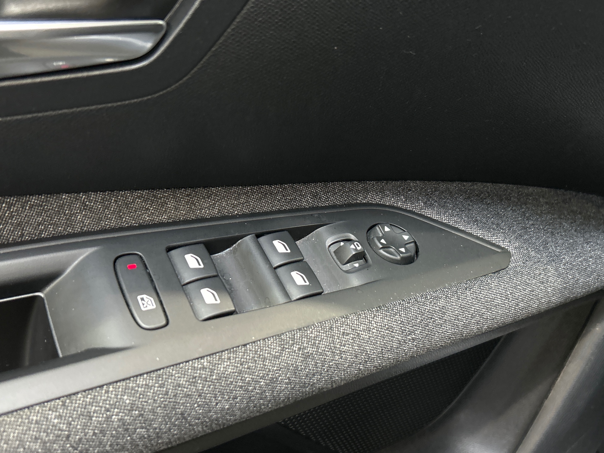 PEUGEOT 3008 ACTIVE PACK BHDI 130 S&S EAT8