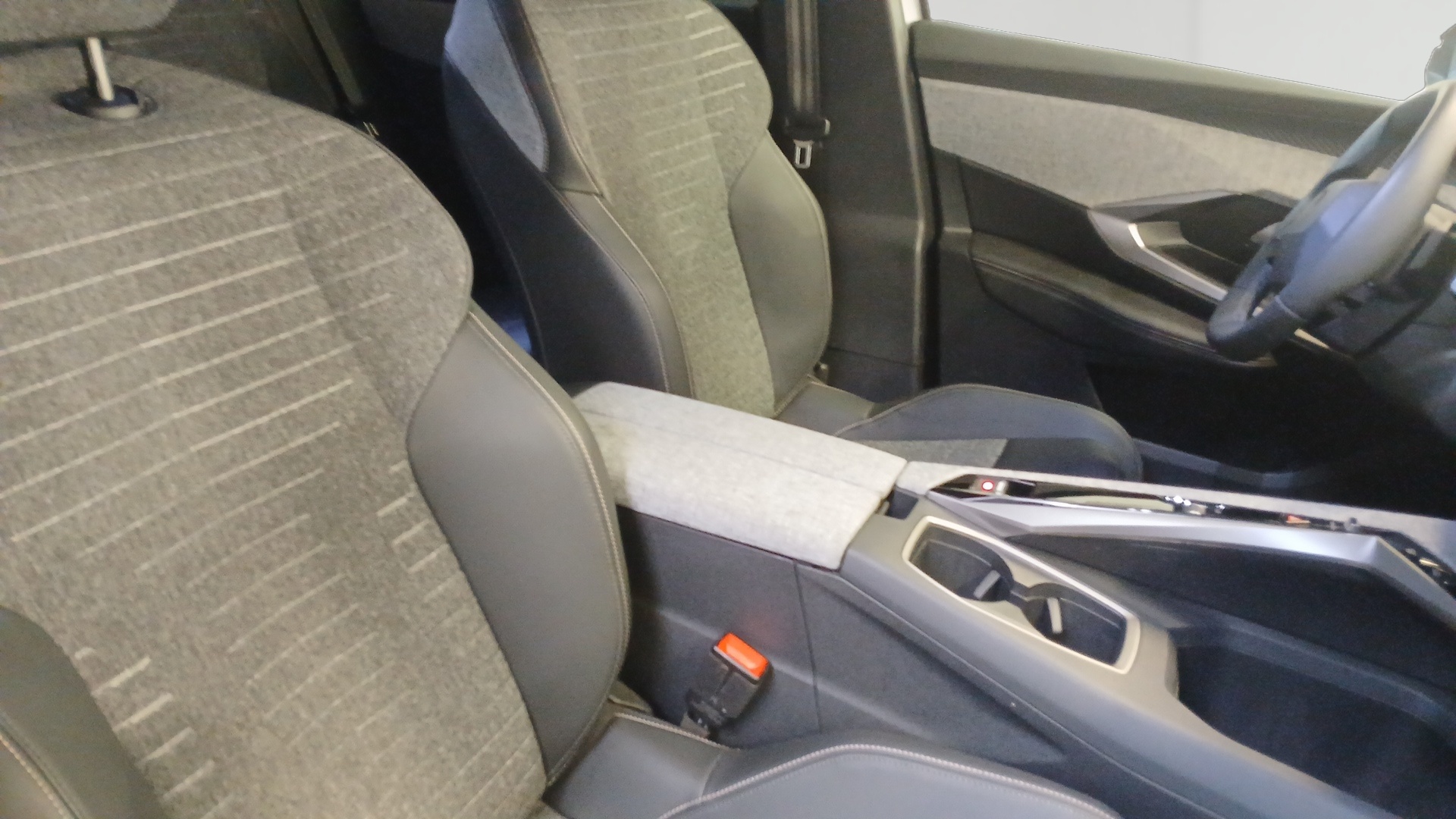 PEUGEOT 3008 Allure Hybrid 145 ch e-DCS6