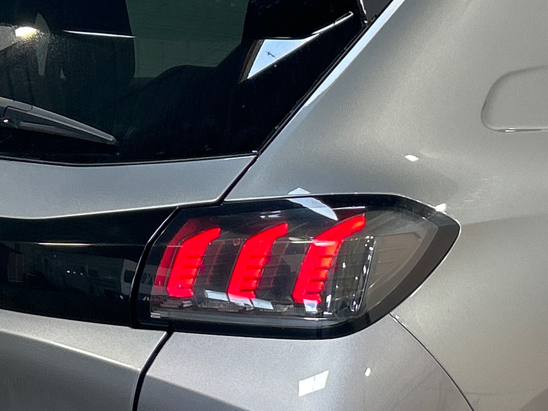 PEUGEOT 208 ALL PT100 BVM