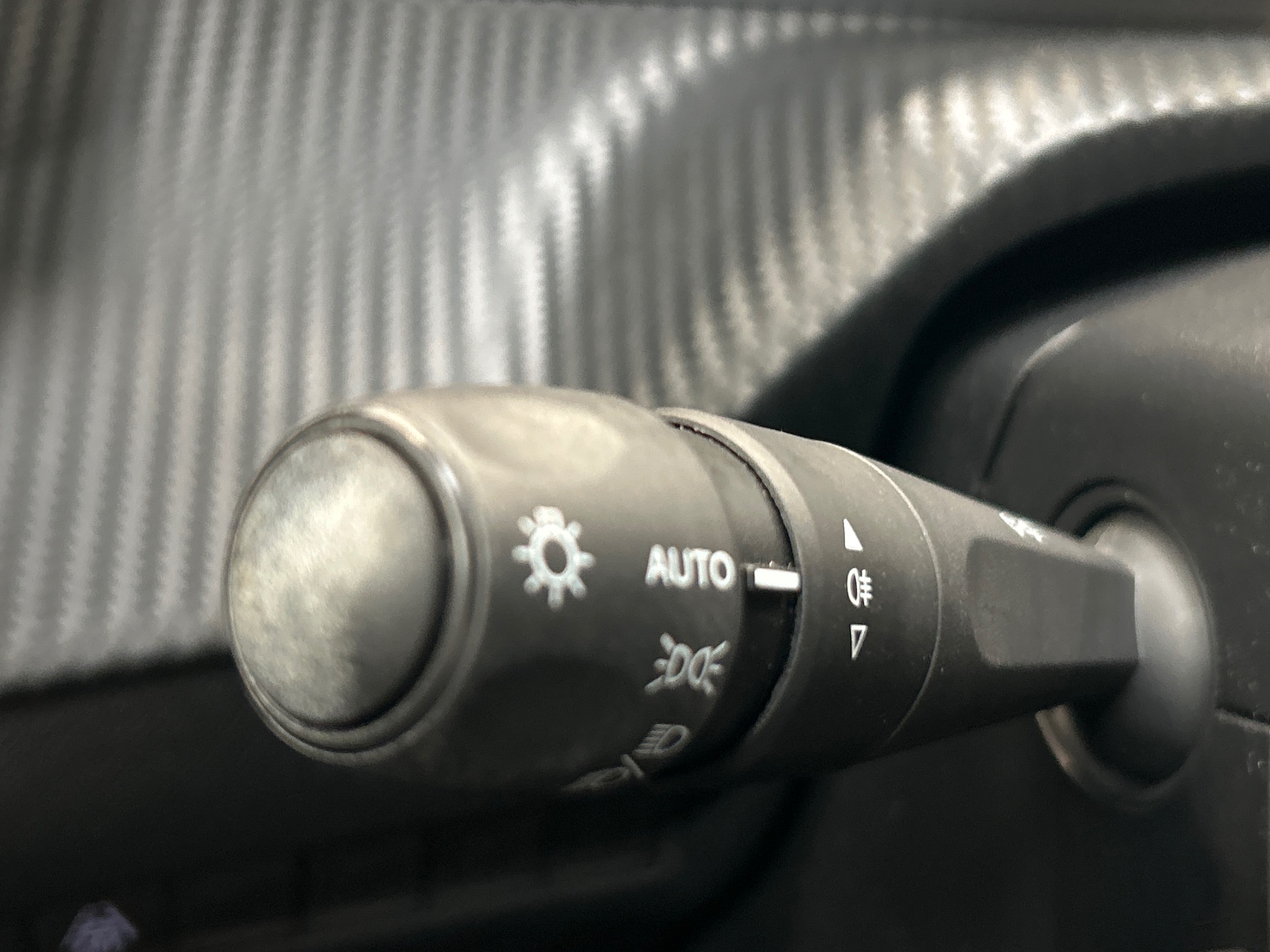 PEUGEOT 208 ALL PT100 BVM