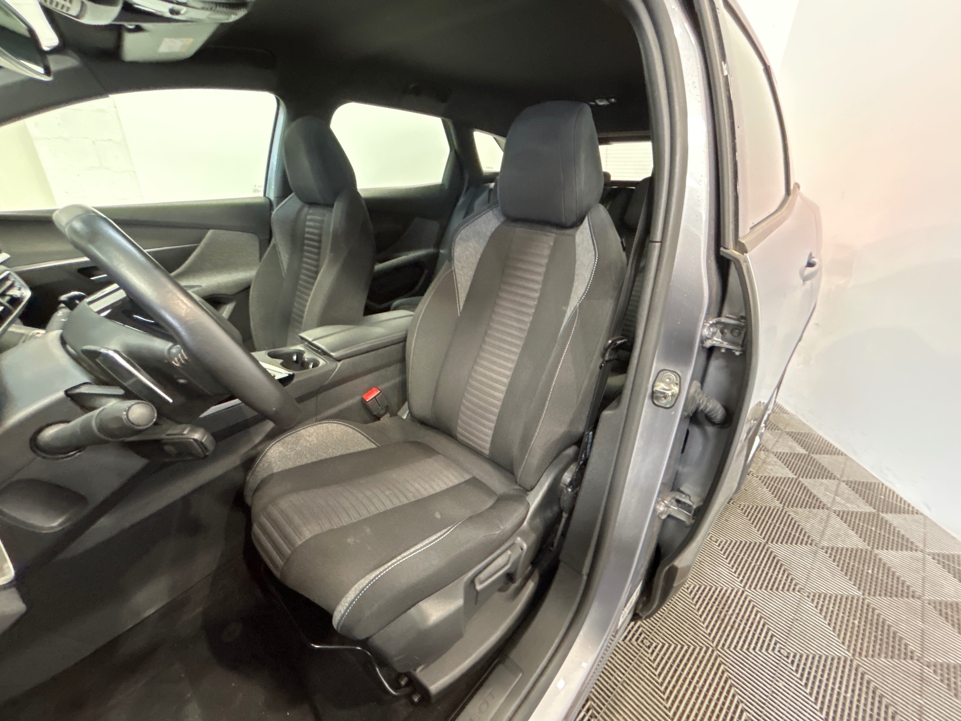 PEUGEOT 3008 ACTIVE PACK BHDI 130 S&S EAT8