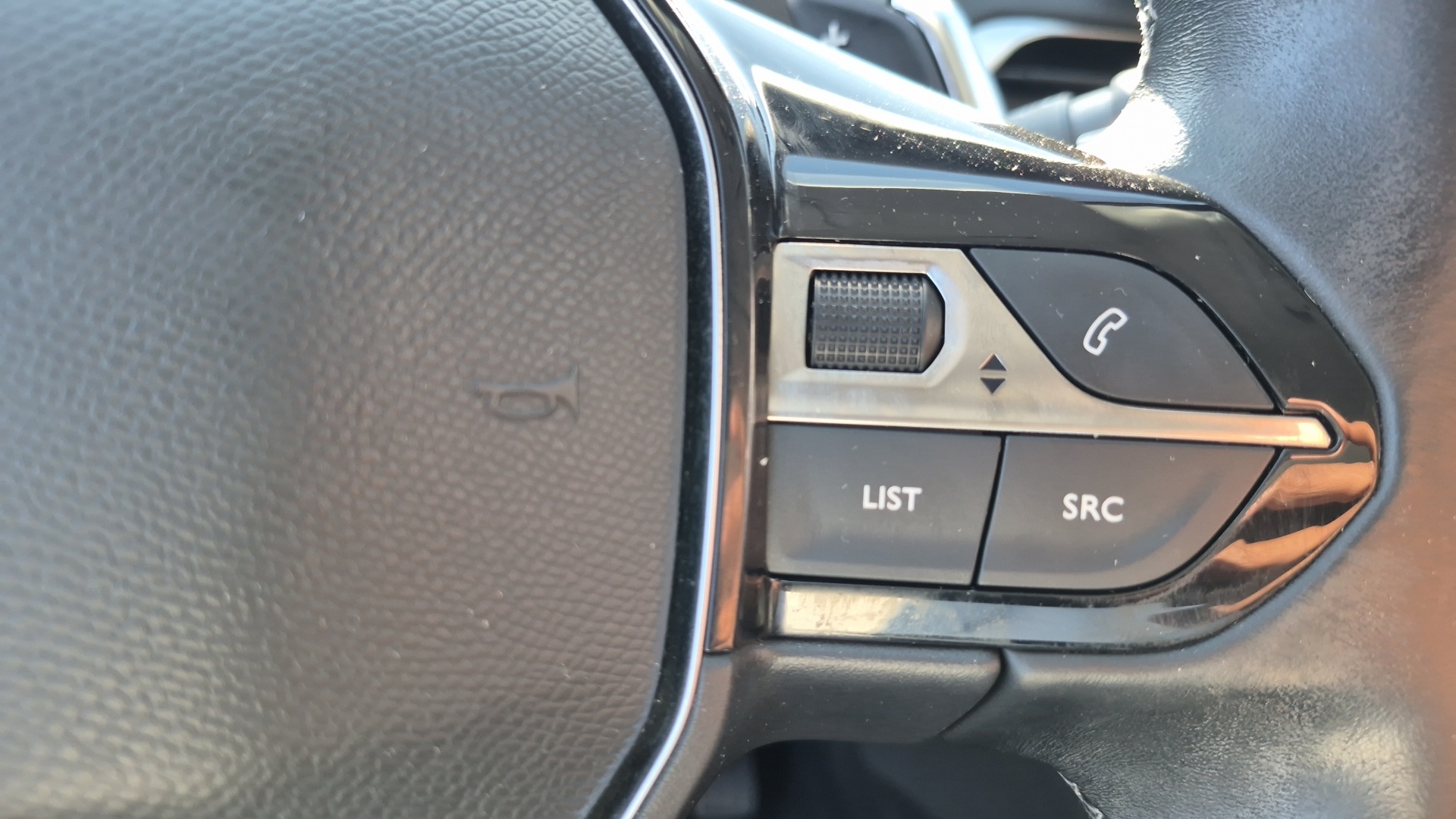 PEUGEOT 3008 BlueHDi 130ch S&S EAT8 Allure Pack