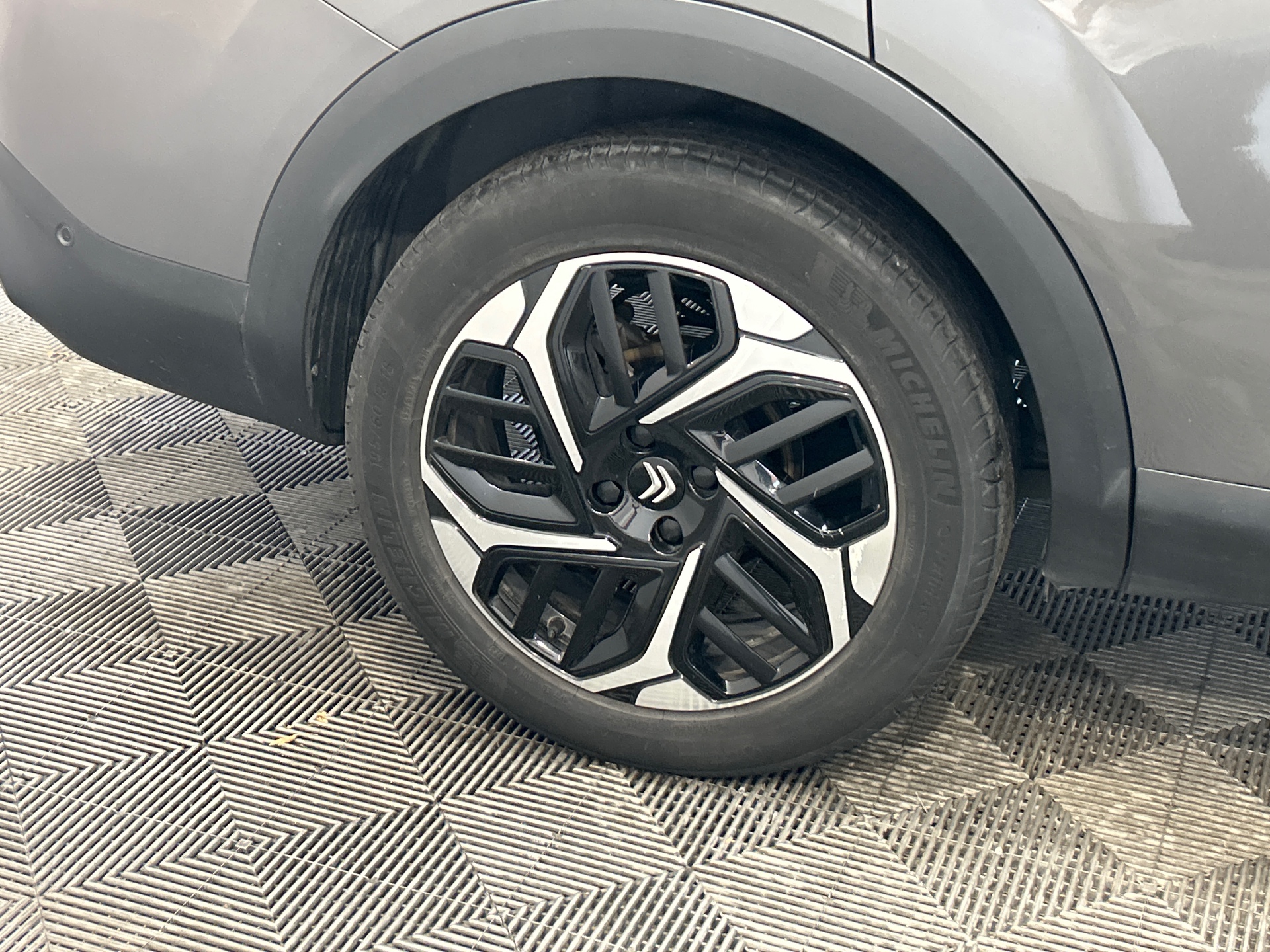 CITROEN C4 X BHDI 130 S&S EAT8 SHINE — expertise