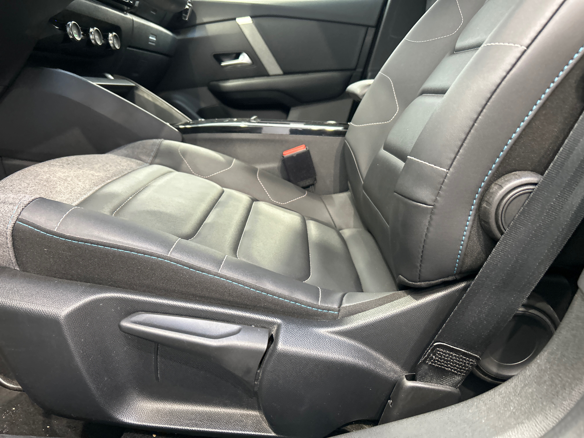 CITROEN C4 X BHDI 130 S&S EAT8 SHINE