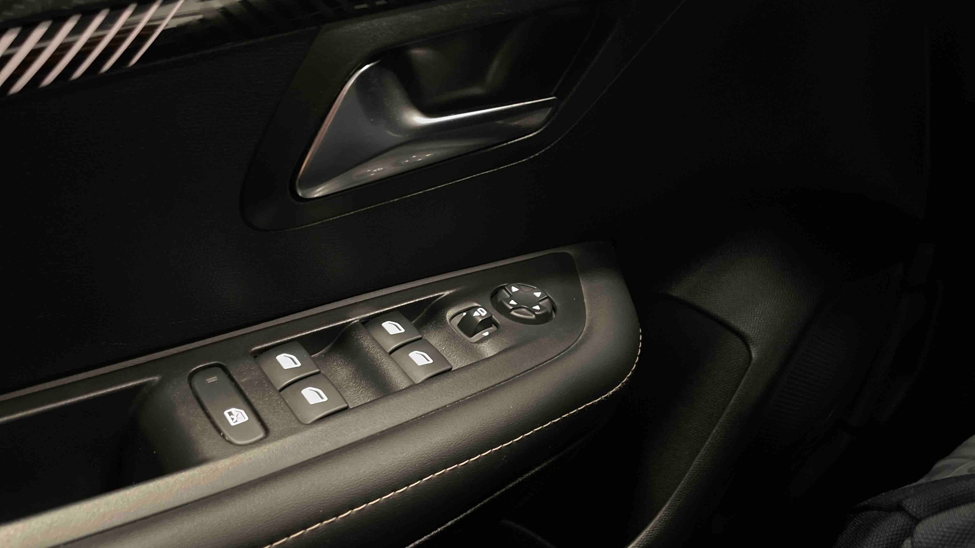 PEUGEOT 208 ALLURE PURETECH 100 S&S BVM6