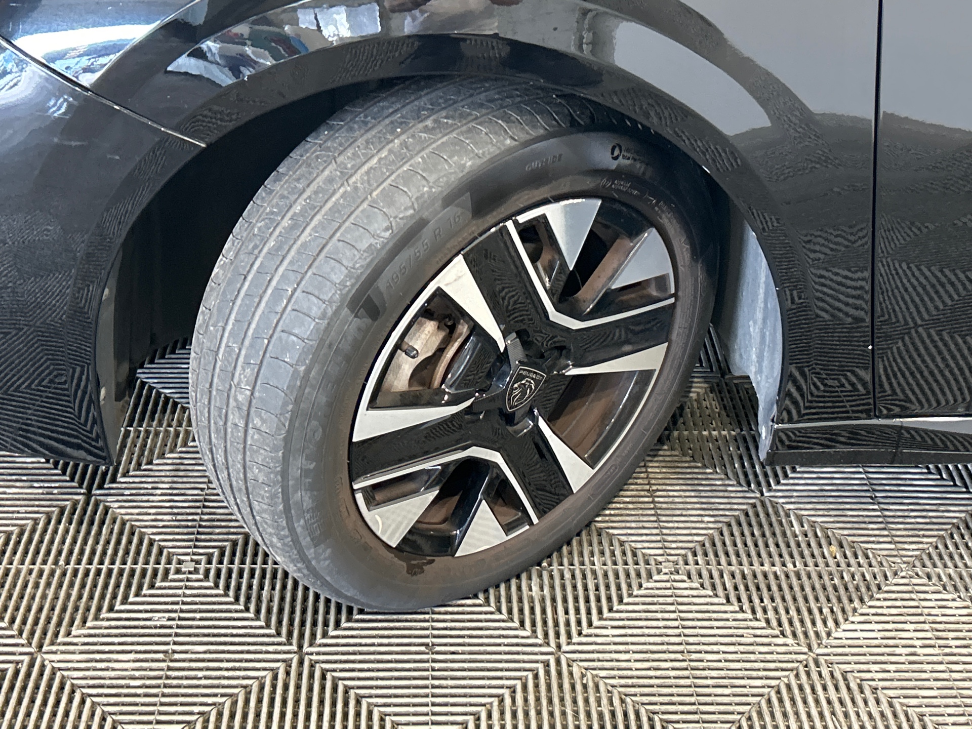 PEUGEOT 208 ALL PT100 BVM — expertise