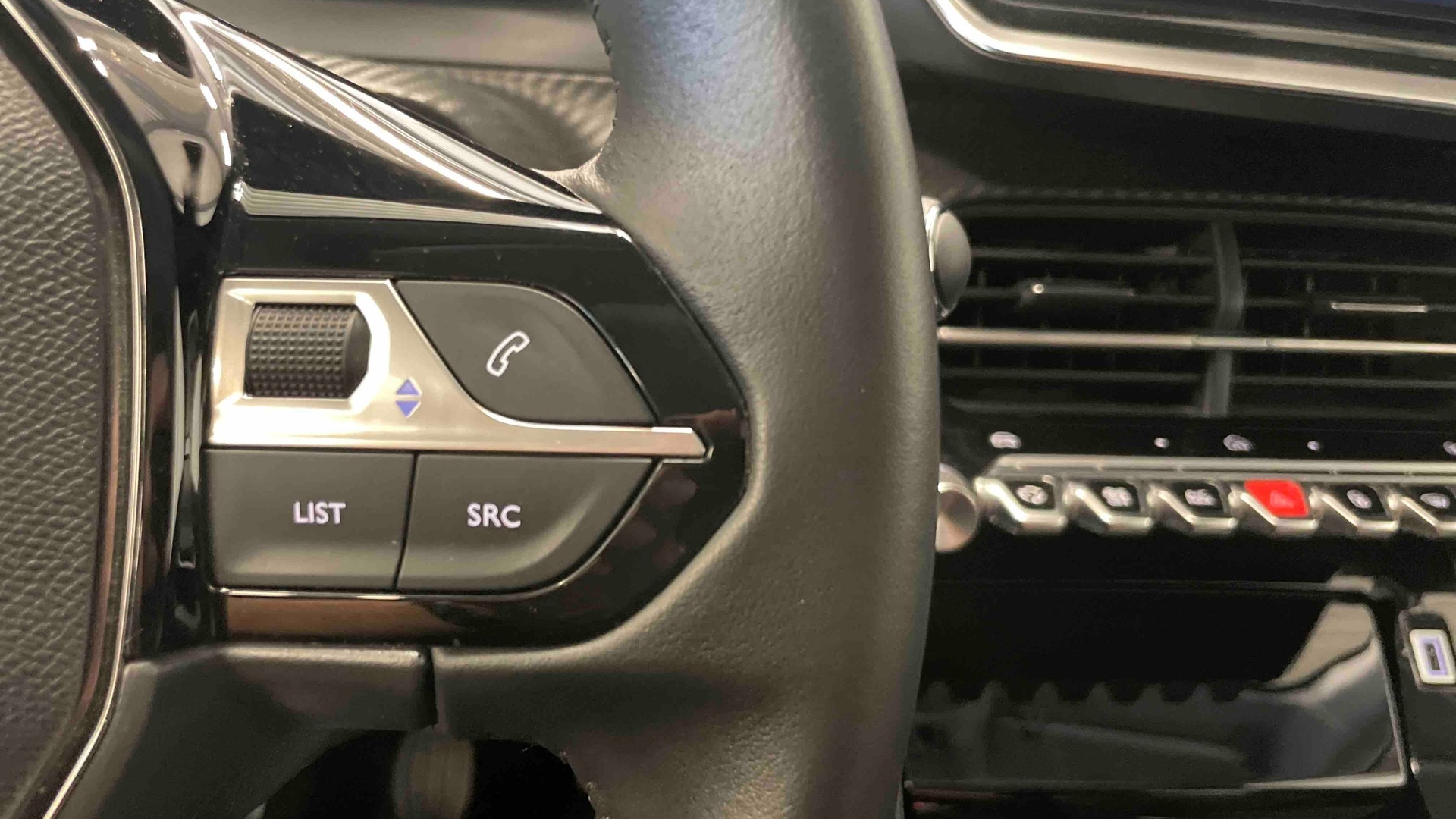 PEUGEOT 208 ALLURE PURETECH 100 S&S BVM6