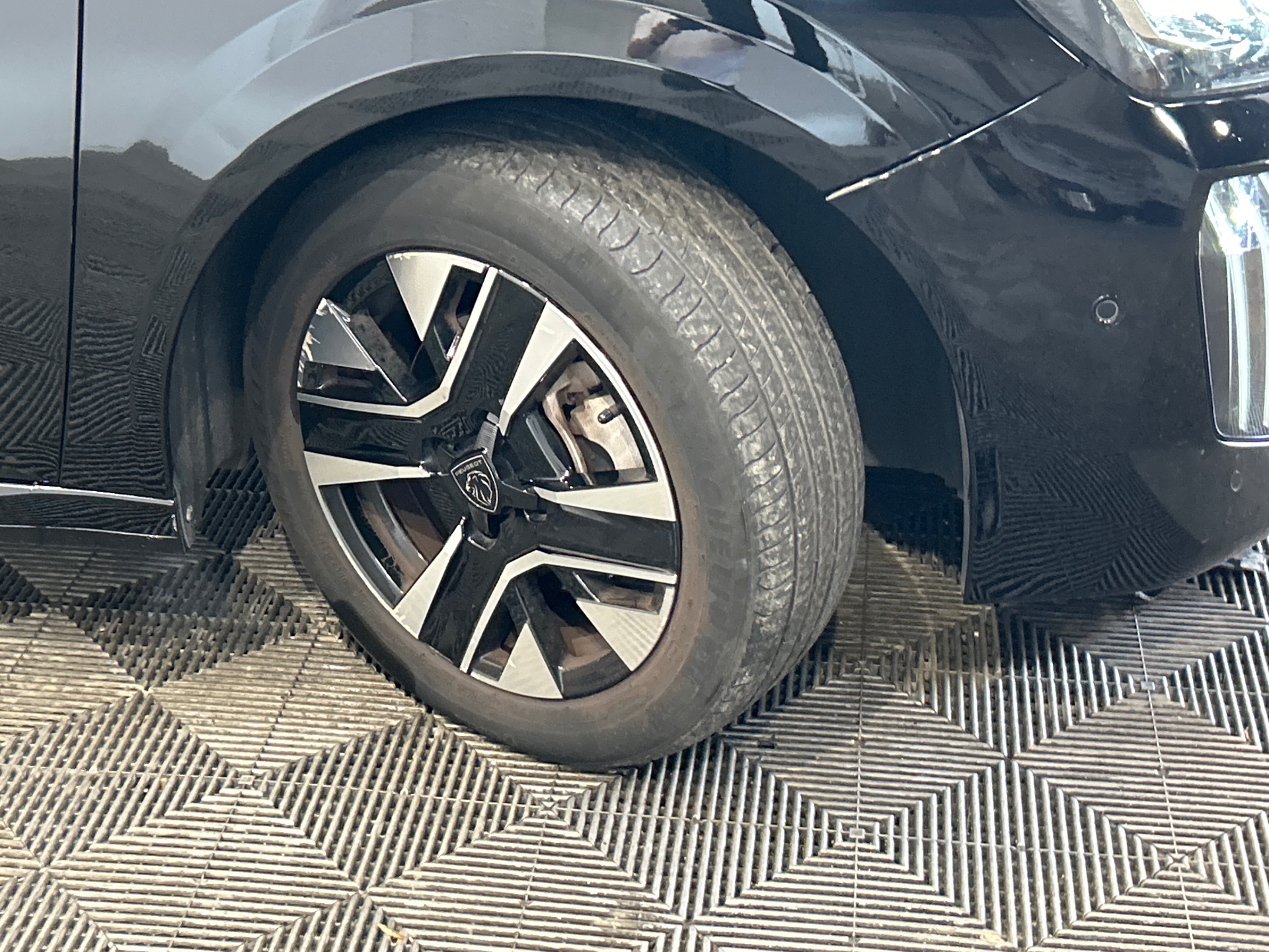 PEUGEOT 208 ALL PT100 BVM — expertise