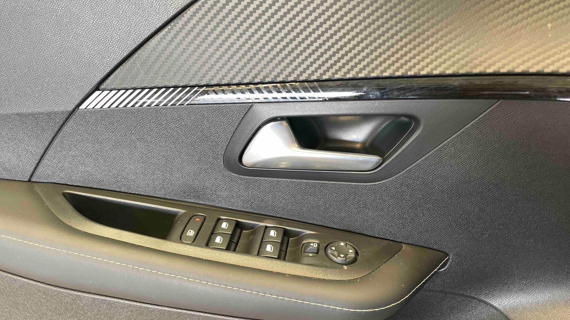 PEUGEOT 208 Allure 100 ch BVM6