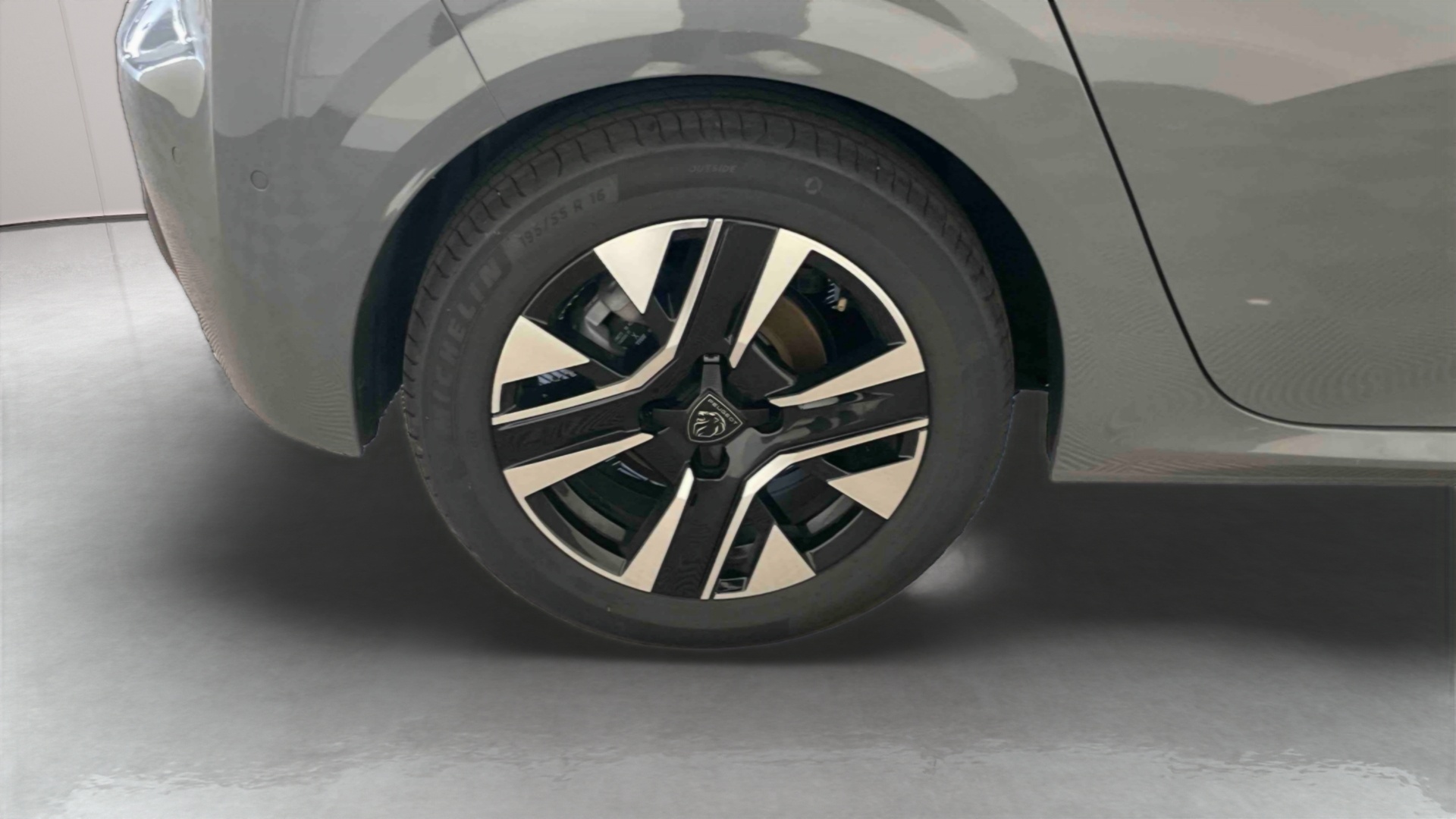 PEUGEOT 208 Allure 100 ch BVM6