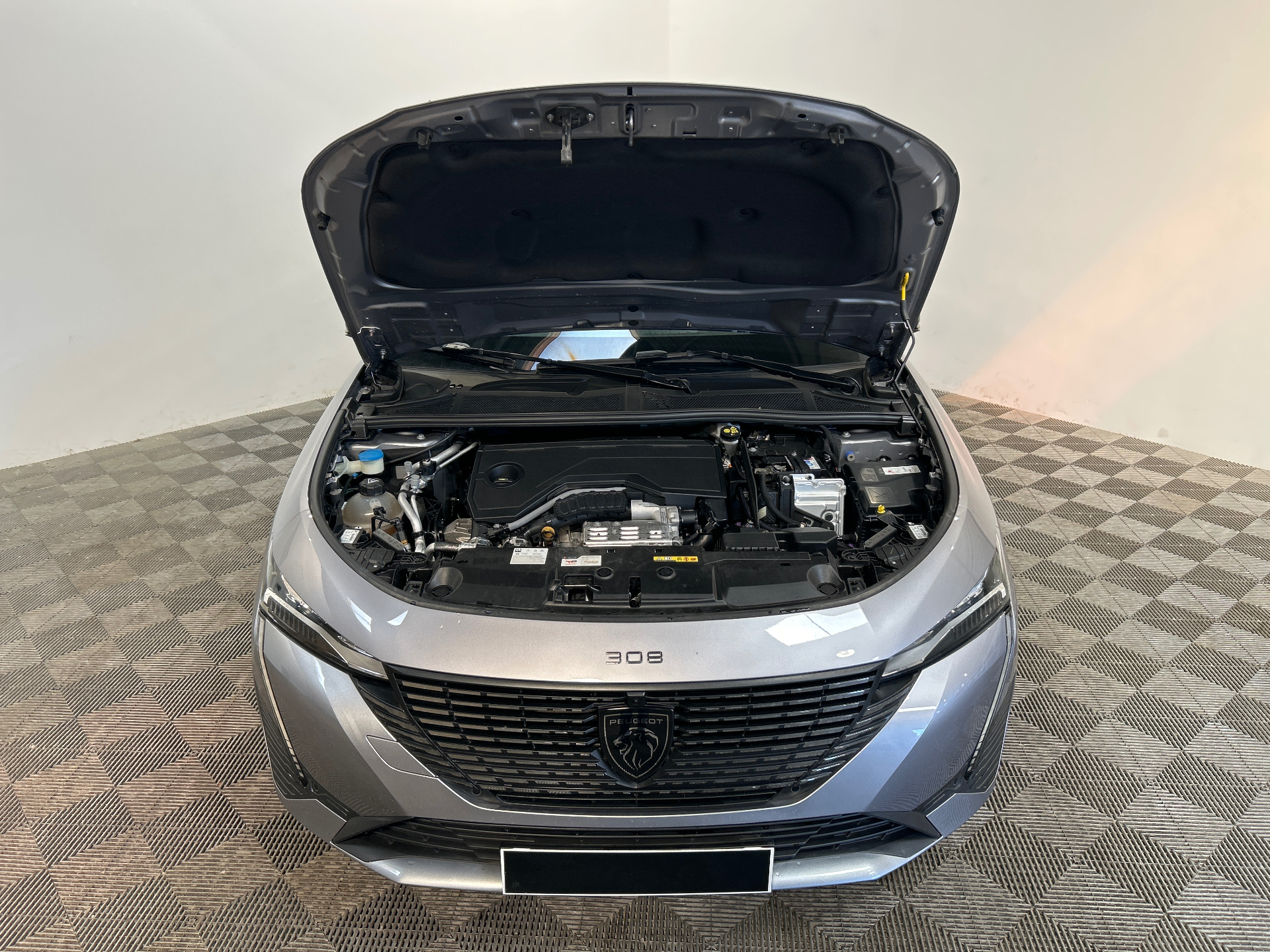 PEUGEOT 308 SW SW Allure Hybrid 145 ch e-DCS6 — expertise