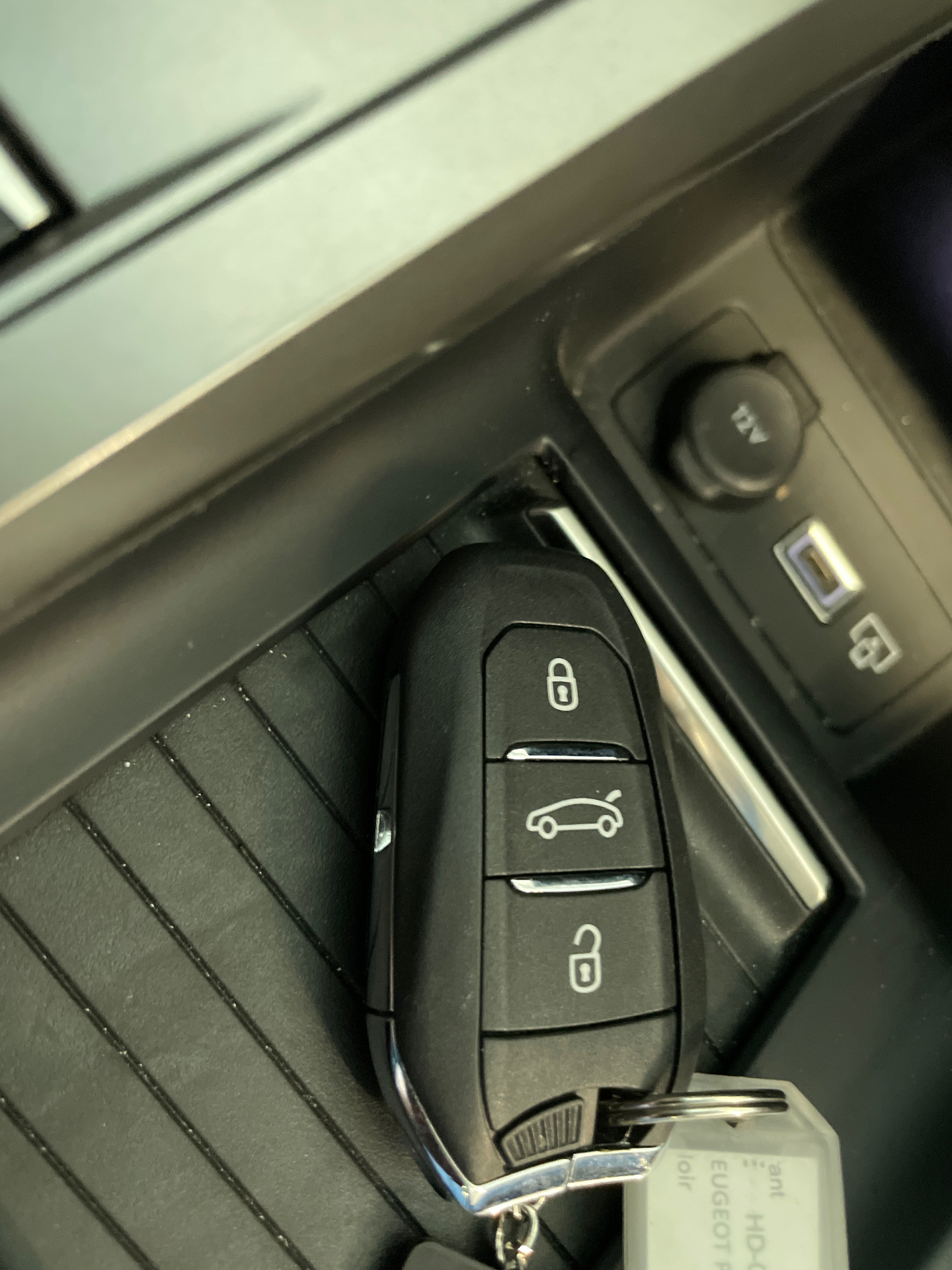 PEUGEOT 308 SW SW Allure Hybrid 145 ch e-DCS6 — expertise