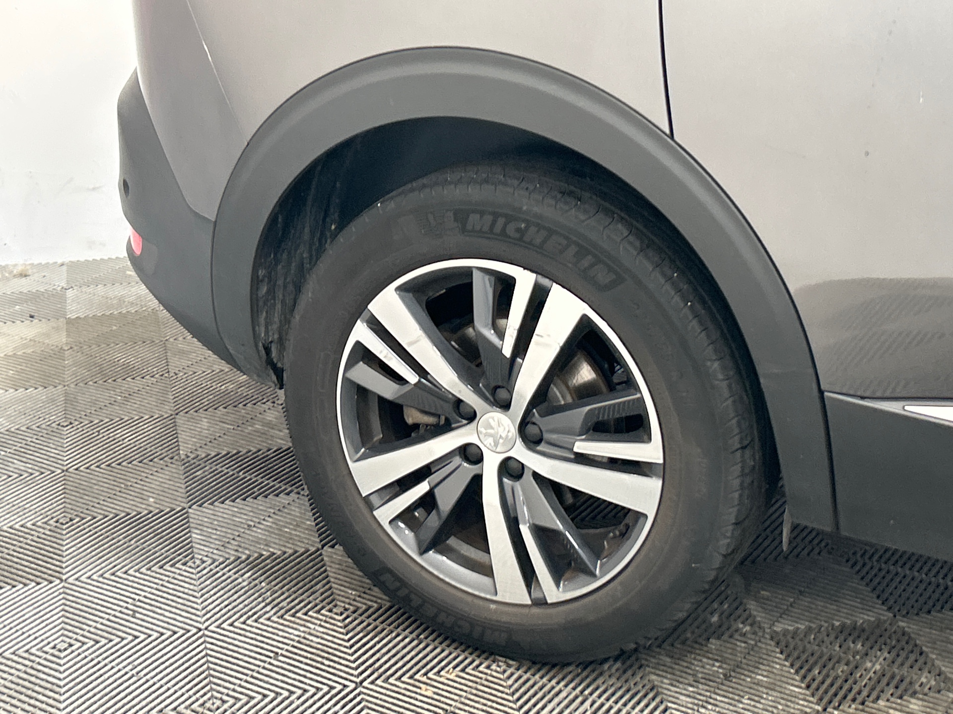 PEUGEOT 5008 ALLURE PK BHDI 130 S&S EAT8 — expertise