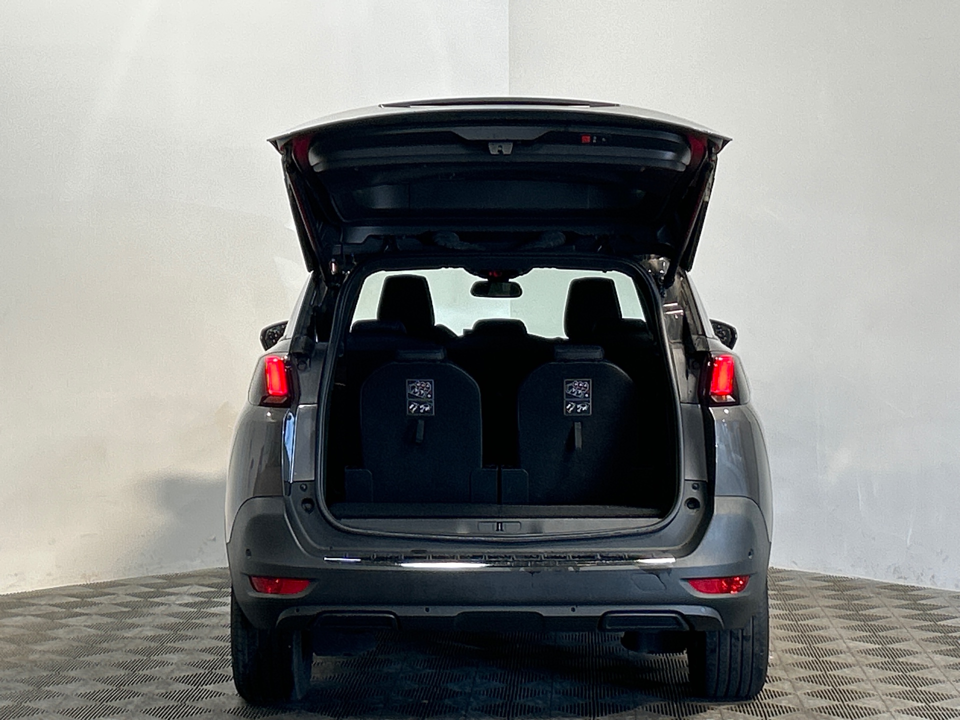 PEUGEOT 5008 ALLURE PK BHDI 130 S&S EAT8