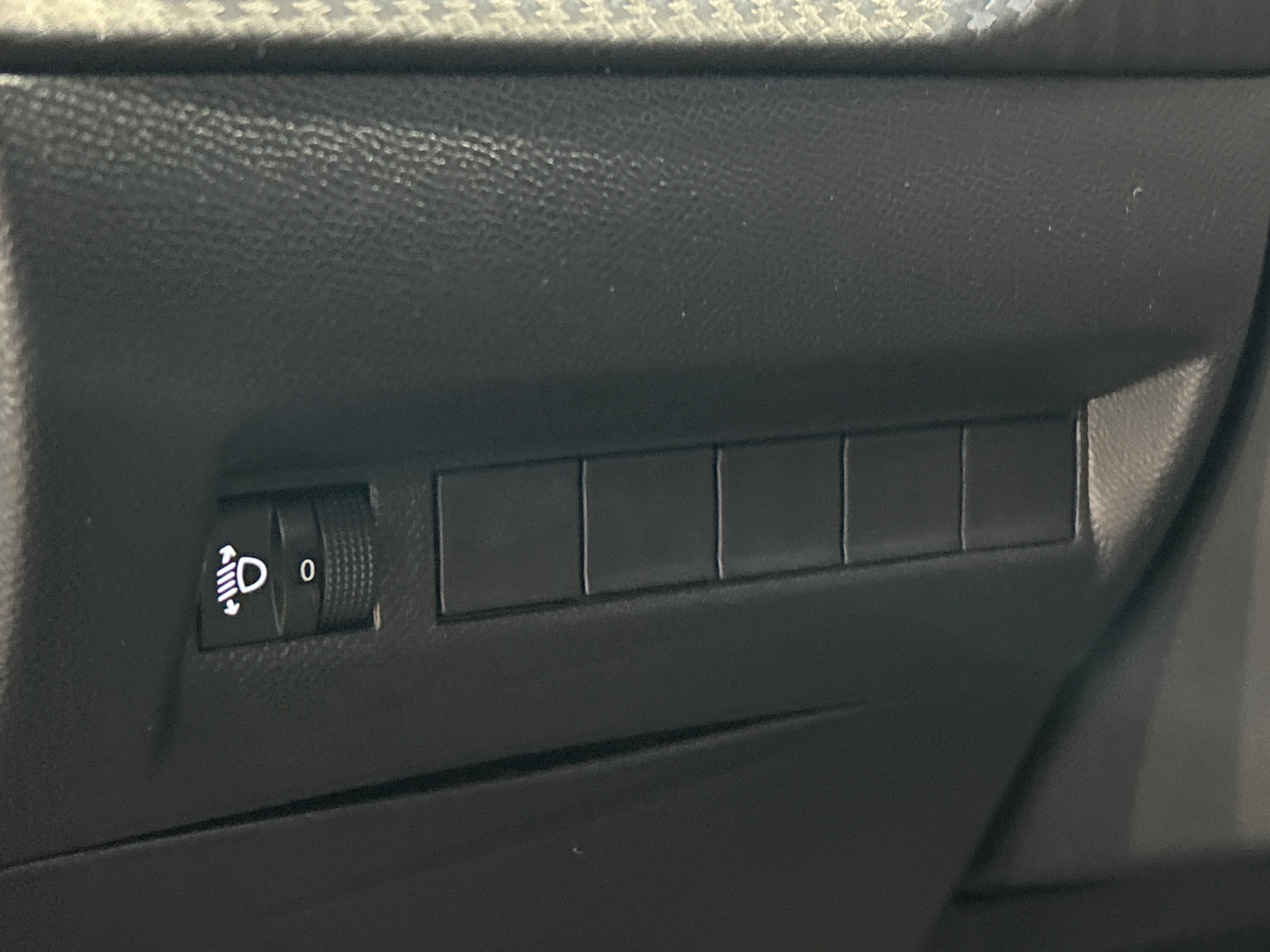 PEUGEOT 2008 ALLURE PURETECH 100 S&S BVM6