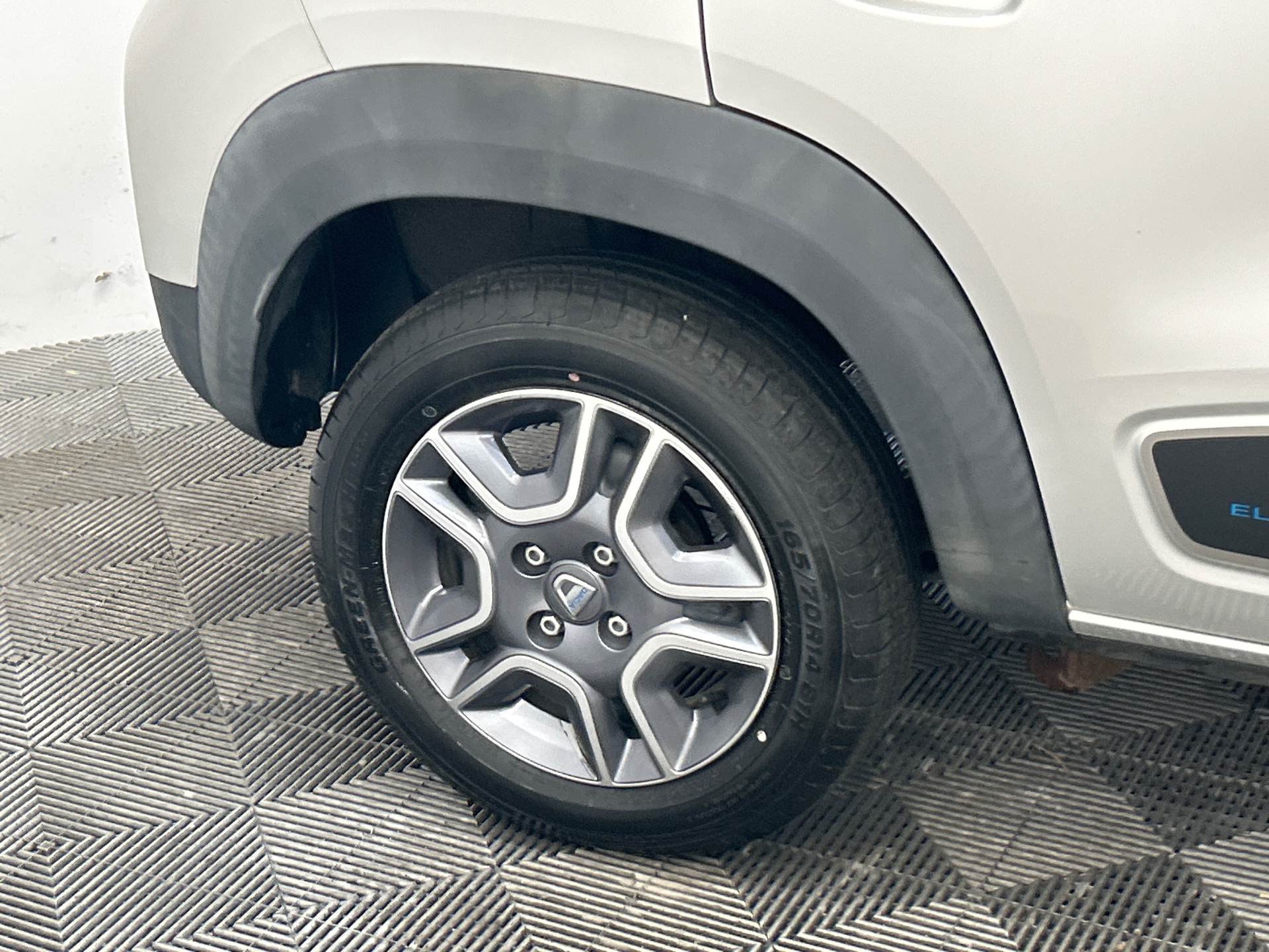DACIA SPRING Achat Integral Business 2020 — expertise