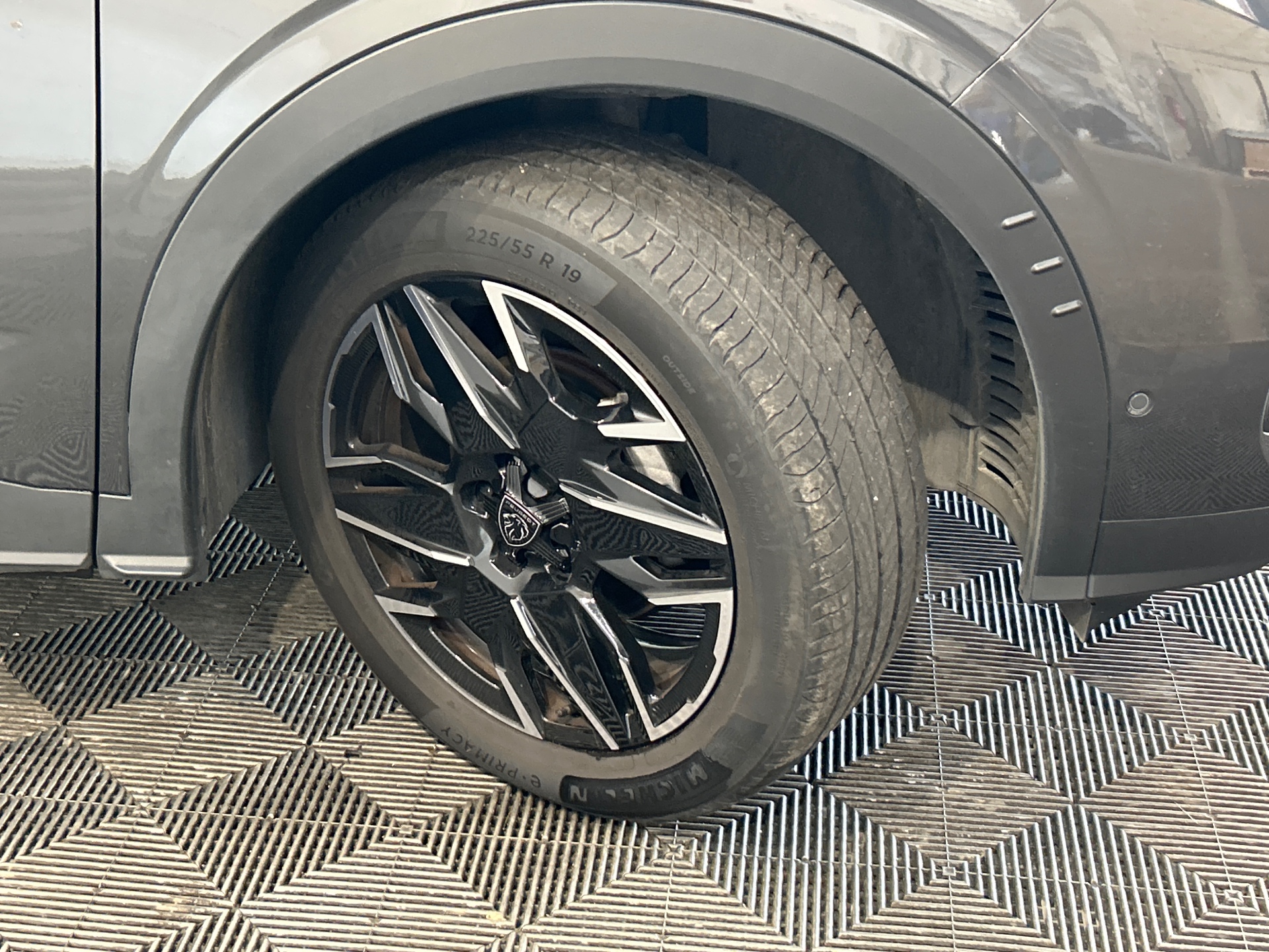 PEUGEOT 3008 Allure Hybrid 145 ch e-DCS6 — expertise