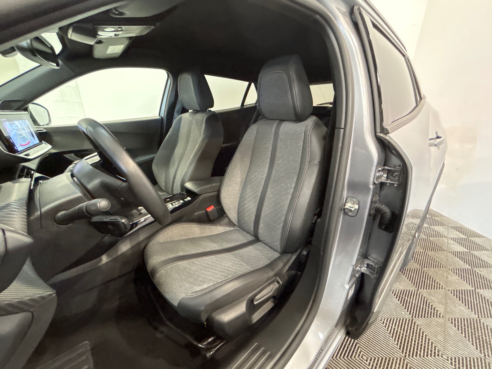 PEUGEOT 2008 ALLURE PURETECH 100 S&S BVM6