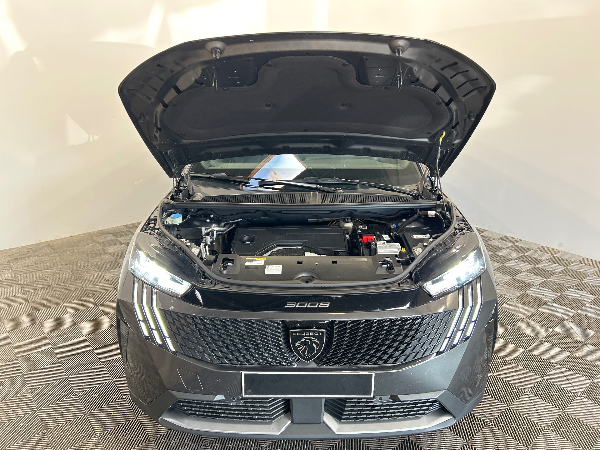 PEUGEOT 3008 Allure Hybrid 145 ch e-DCS6 — expertise