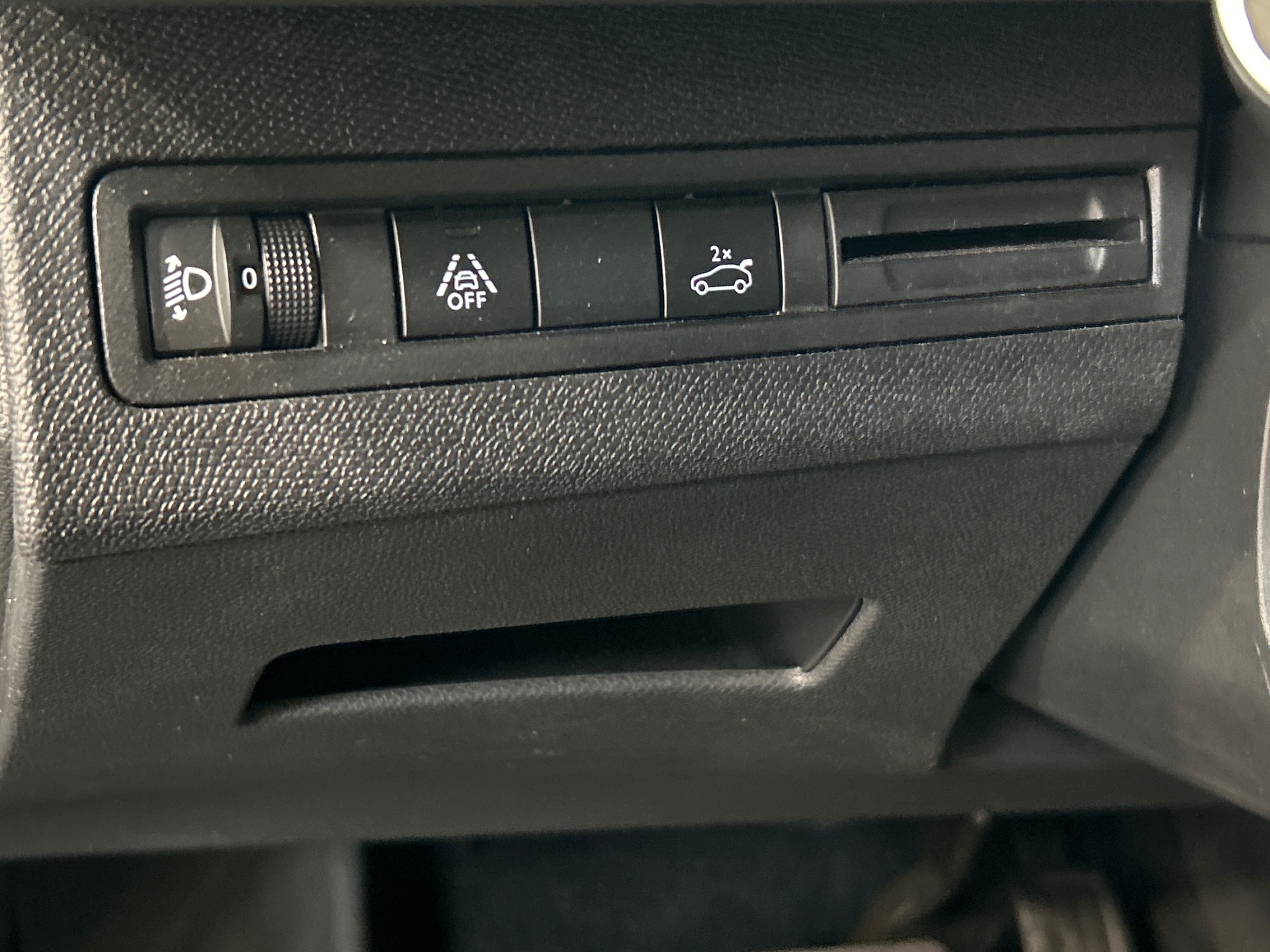 PEUGEOT 5008 ALLURE PK BHDI 130 S&S EAT8