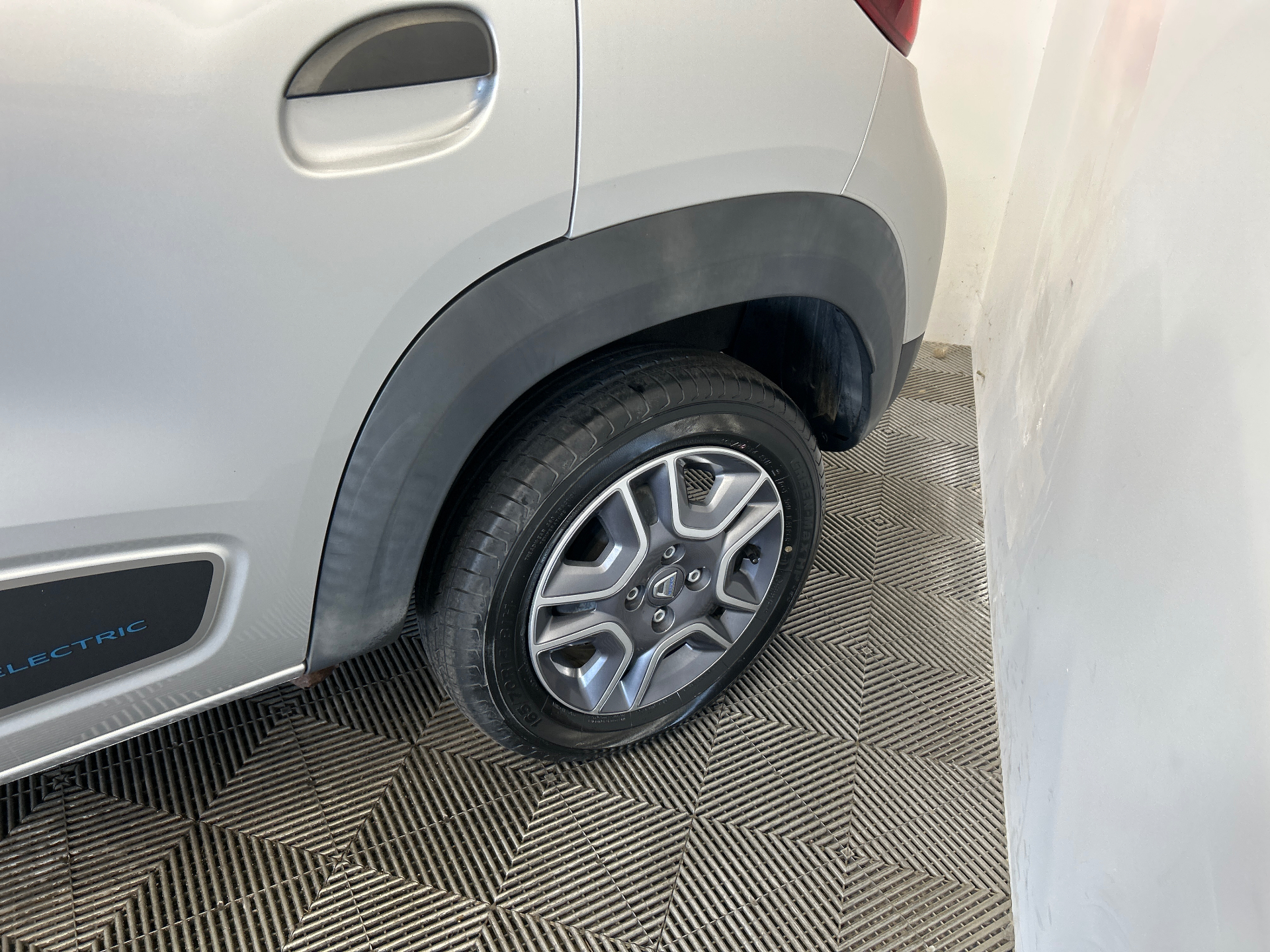DACIA SPRING Achat Integral Business 2020 — expertise