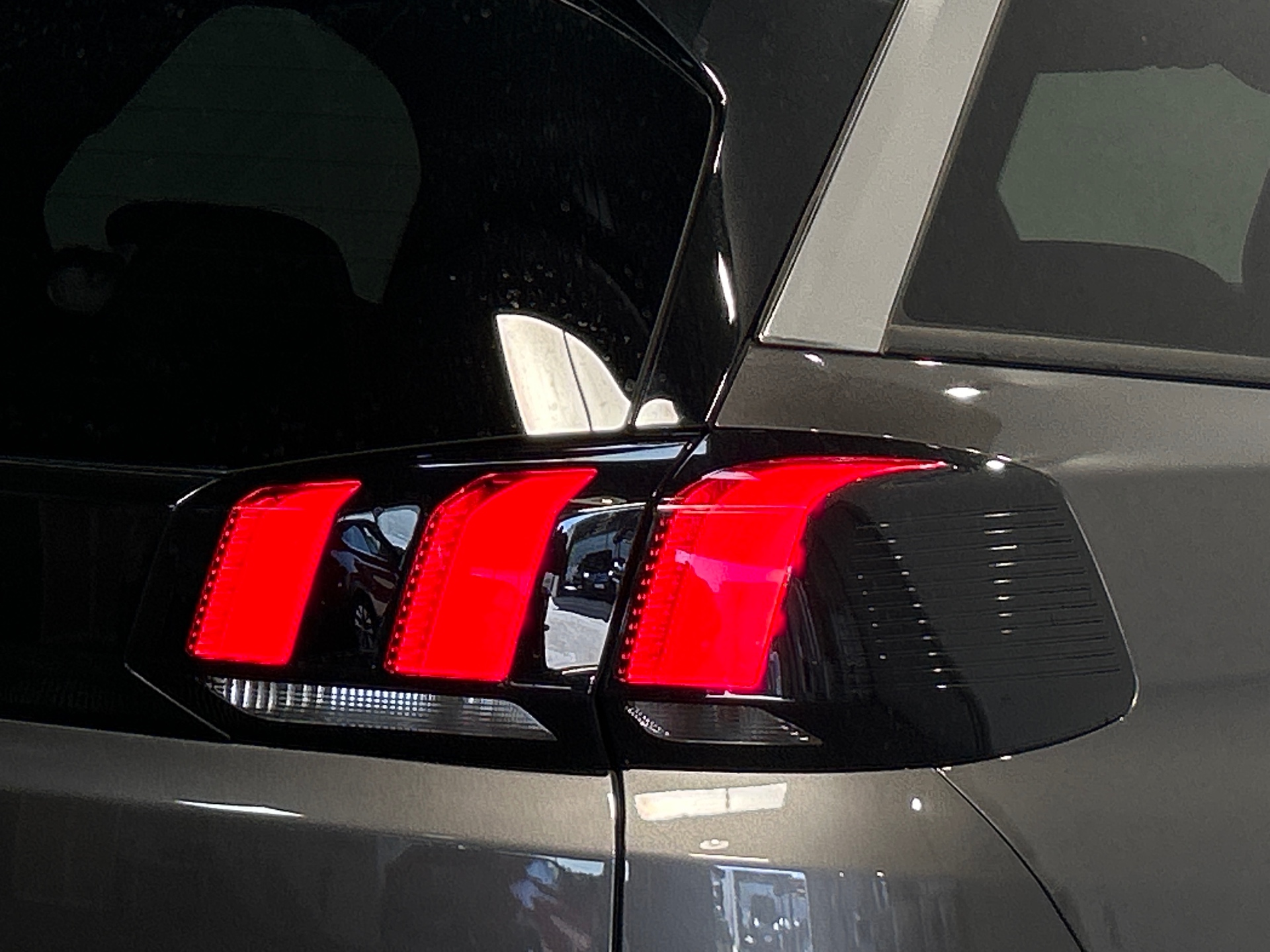 PEUGEOT 5008 ALLURE PK BHDI 130 S&S EAT8