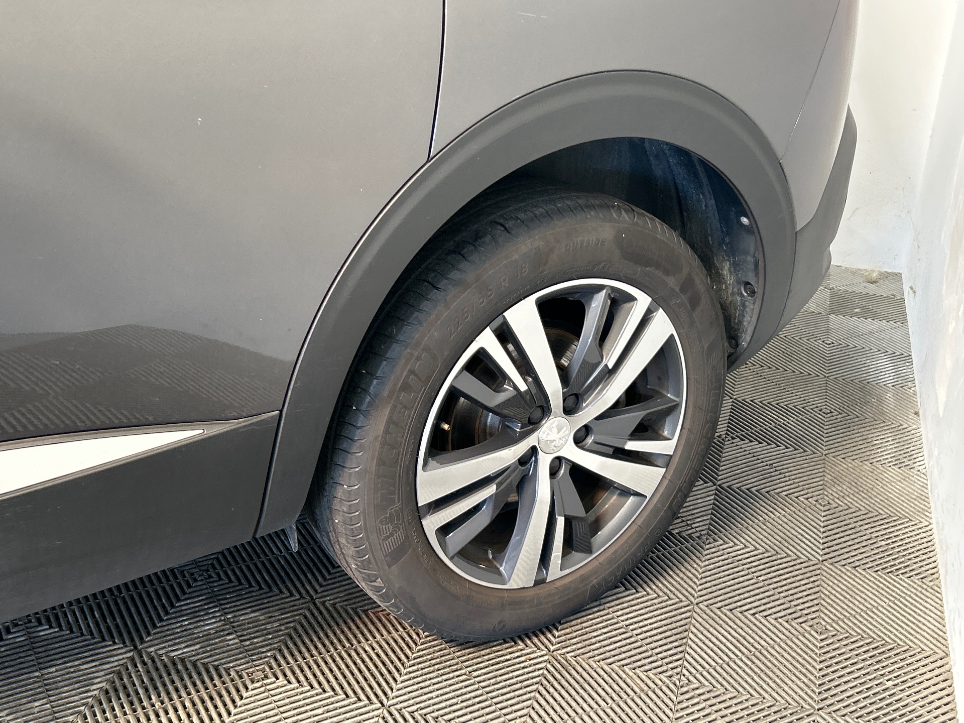 PEUGEOT 5008 ALLURE PK BHDI 130 S&S EAT8 — expertise