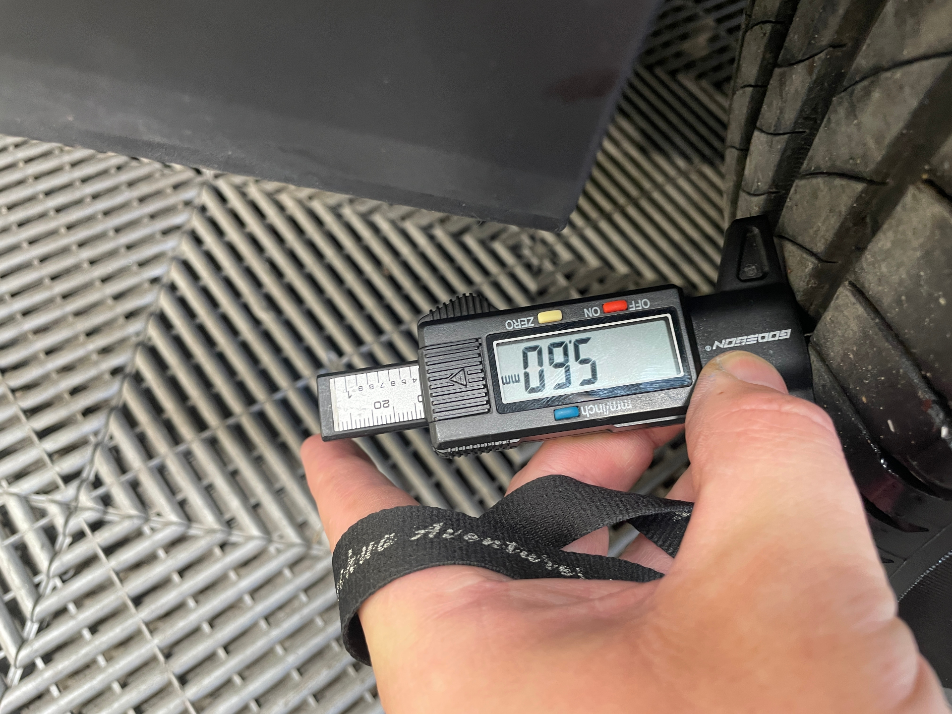 PEUGEOT 408 Hybrid 145 e-DCS6 Allure - 5P — expertise