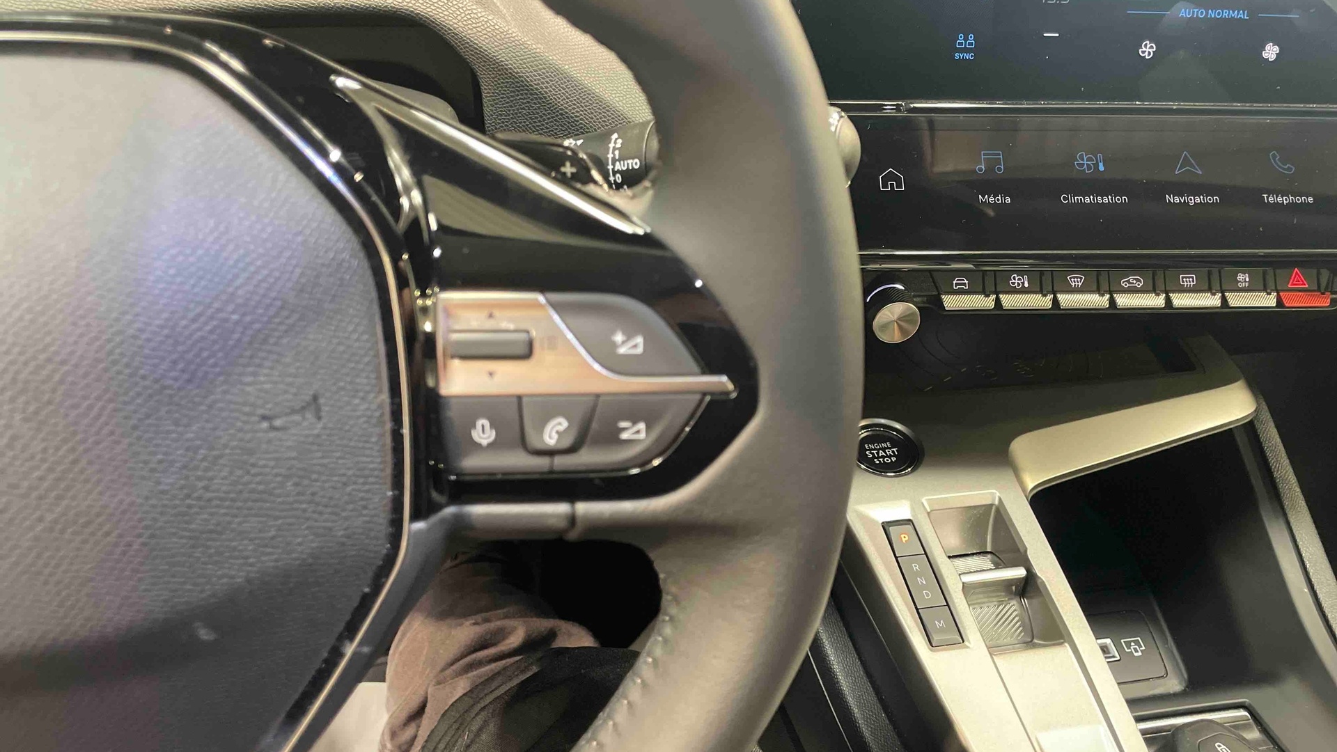 PEUGEOT 408 Hybrid 145 e-DCS6 Allure - 5P