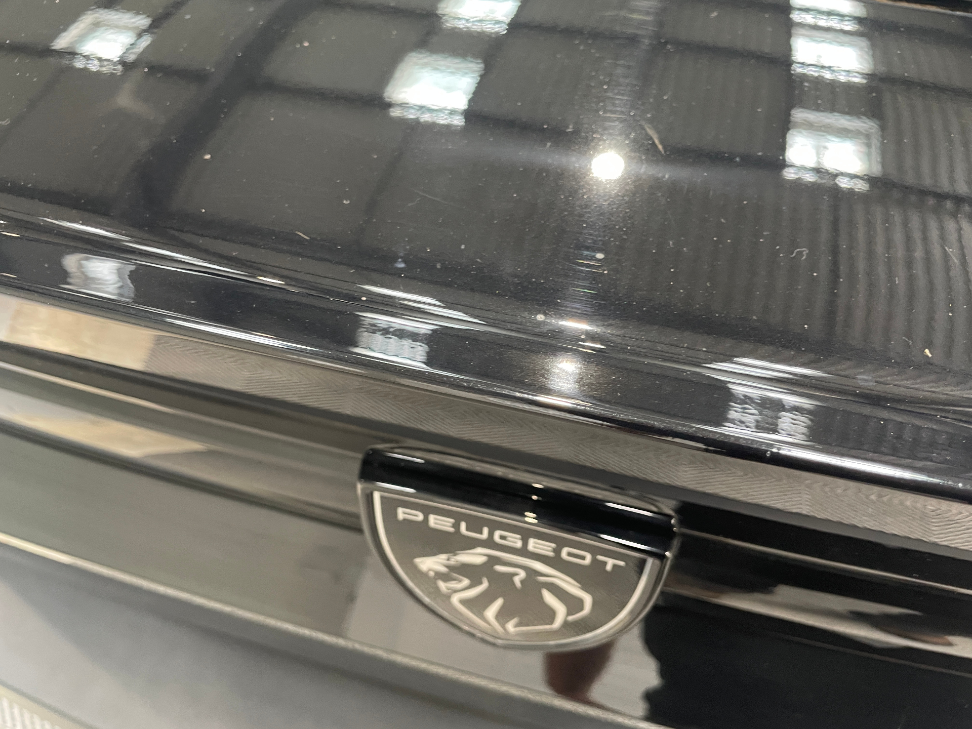 PEUGEOT 408 Hybrid 145 e-DCS6 Allure - 5P — expertise