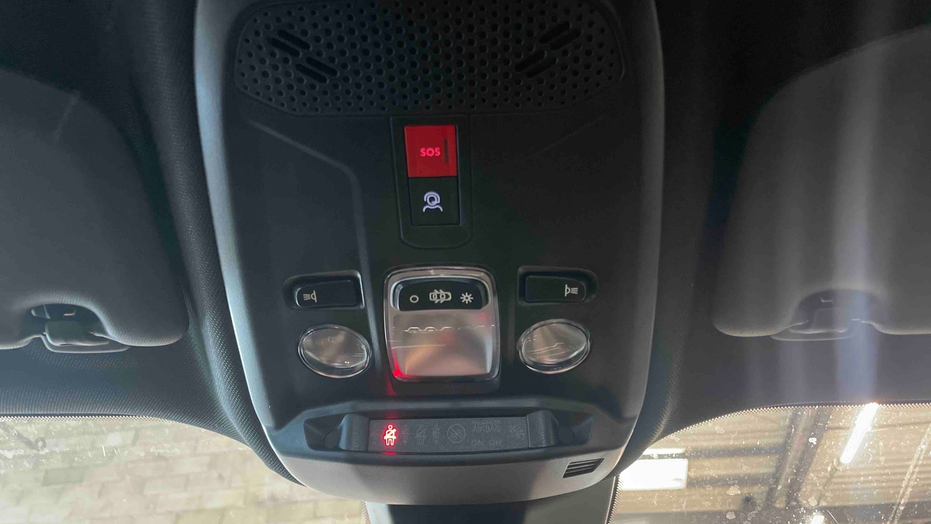 PEUGEOT 2008 ALLURE 100 CH BVM6