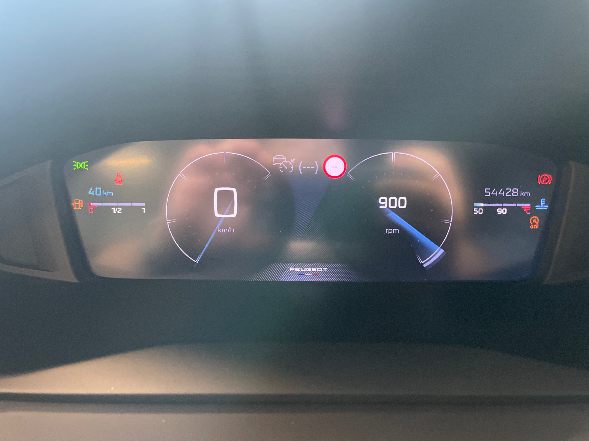 PEUGEOT 2008 ALLURE 100 CH BVM6 — expertise